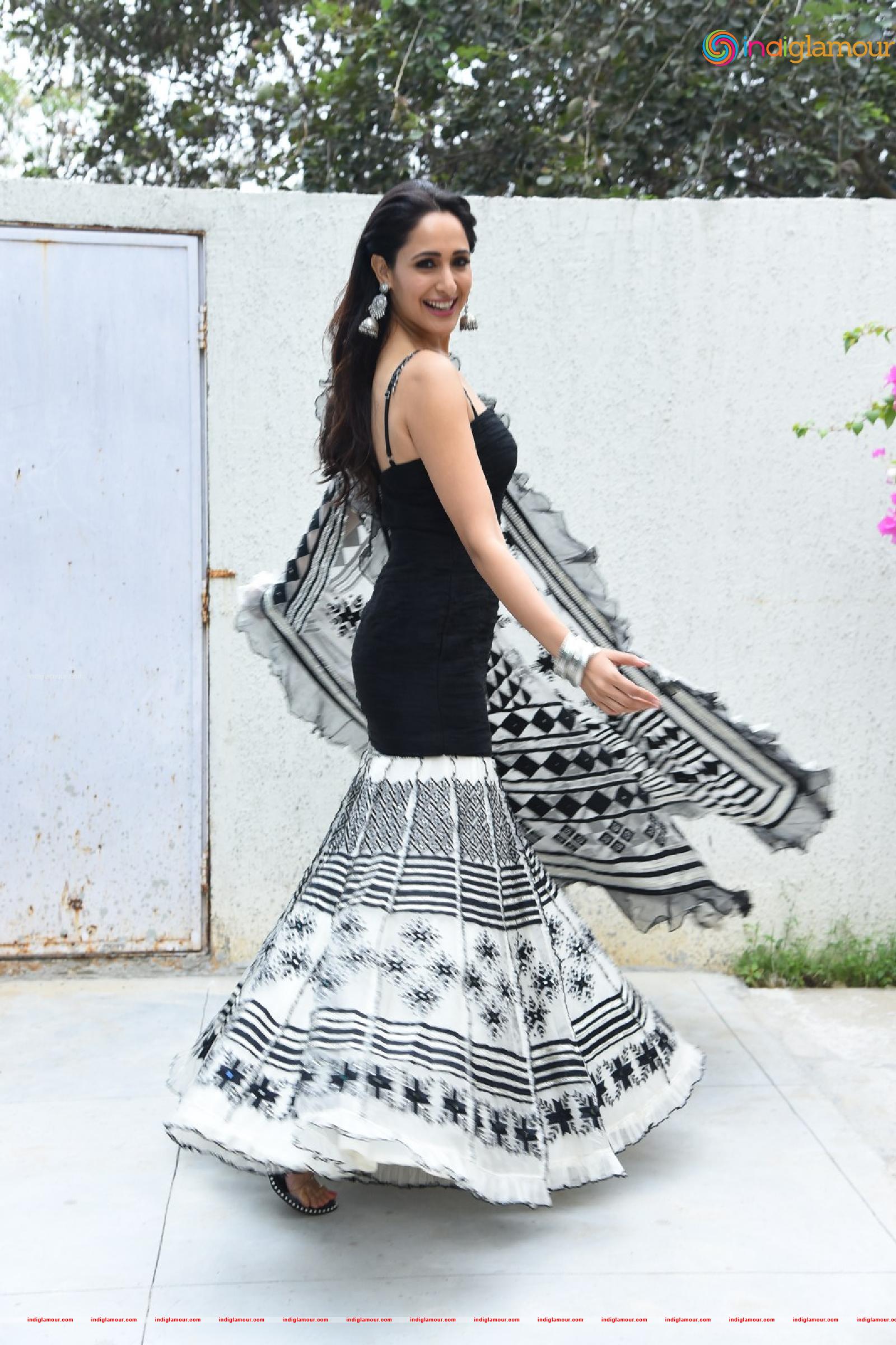 Pragya Jaiswal Actress hd photo