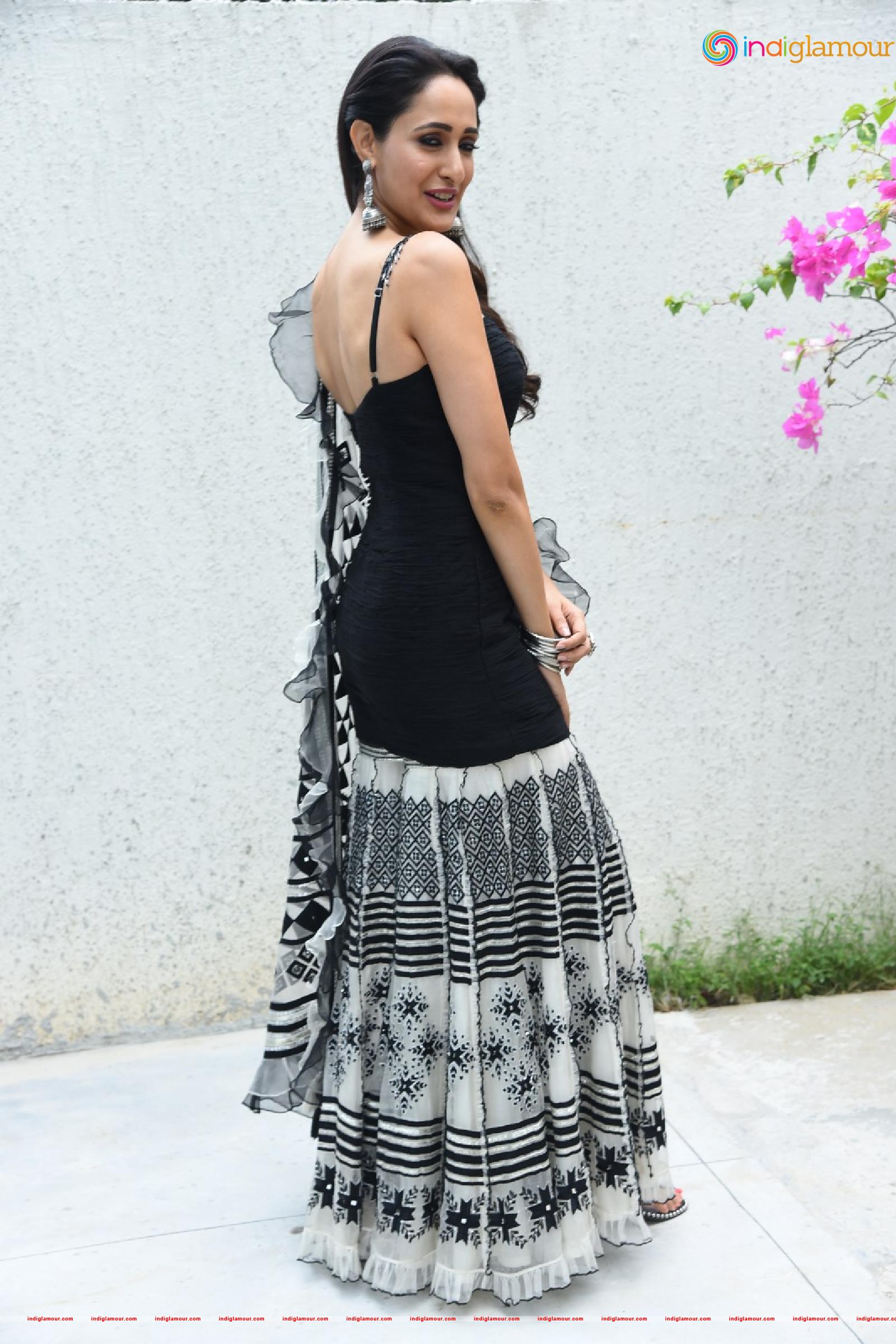 Pragya Jaiswal Actress hd photo