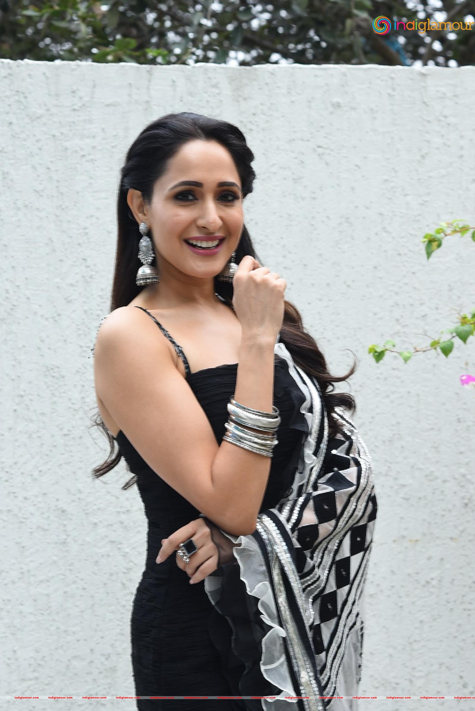 Pragya Jaiswal Actress hd photo