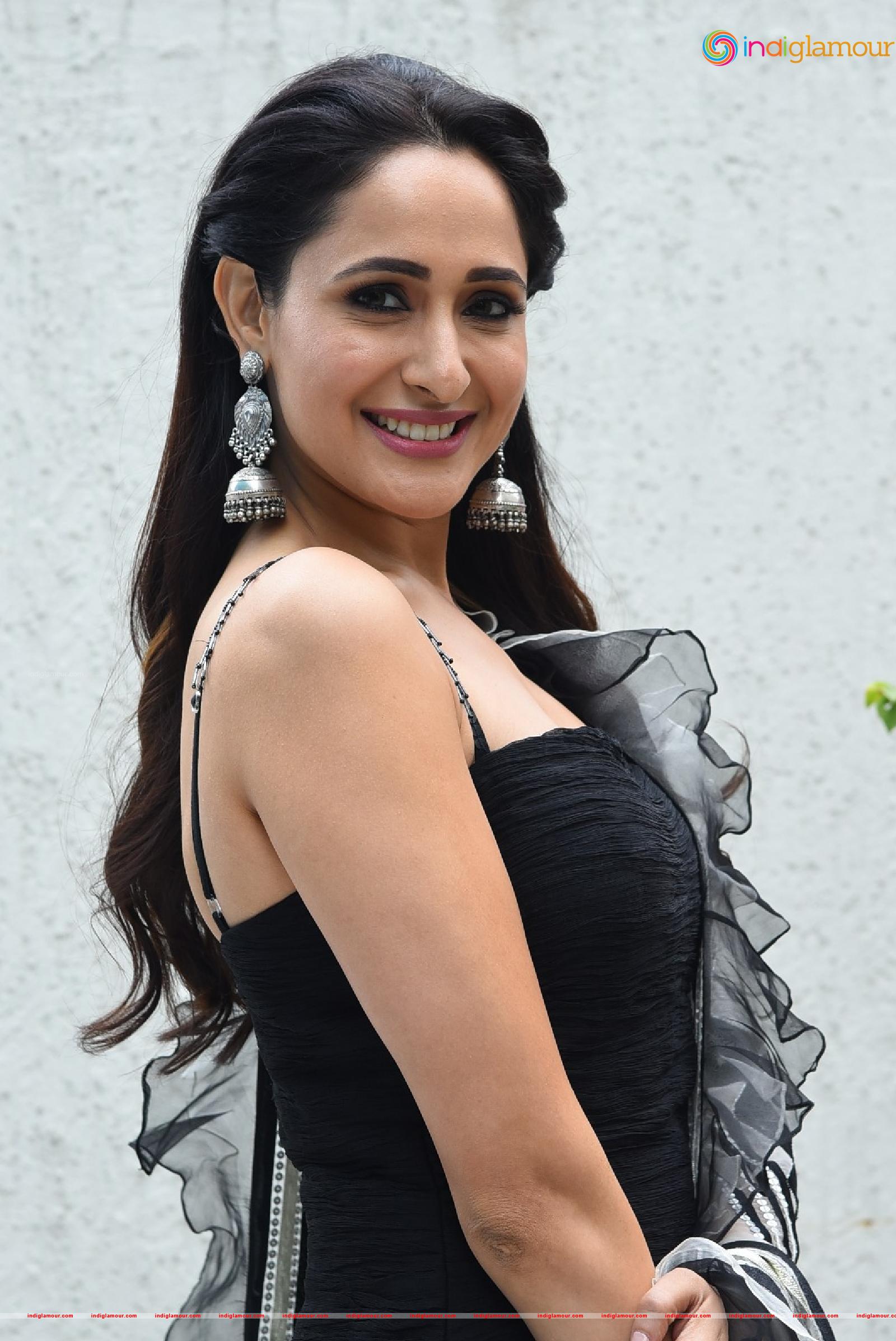 Pragya Jaiswal Actress hd photo