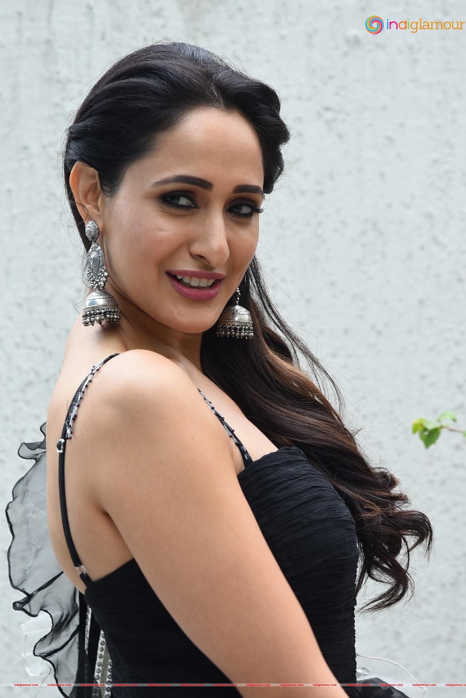 Pragya Jaiswal Actress hd photo