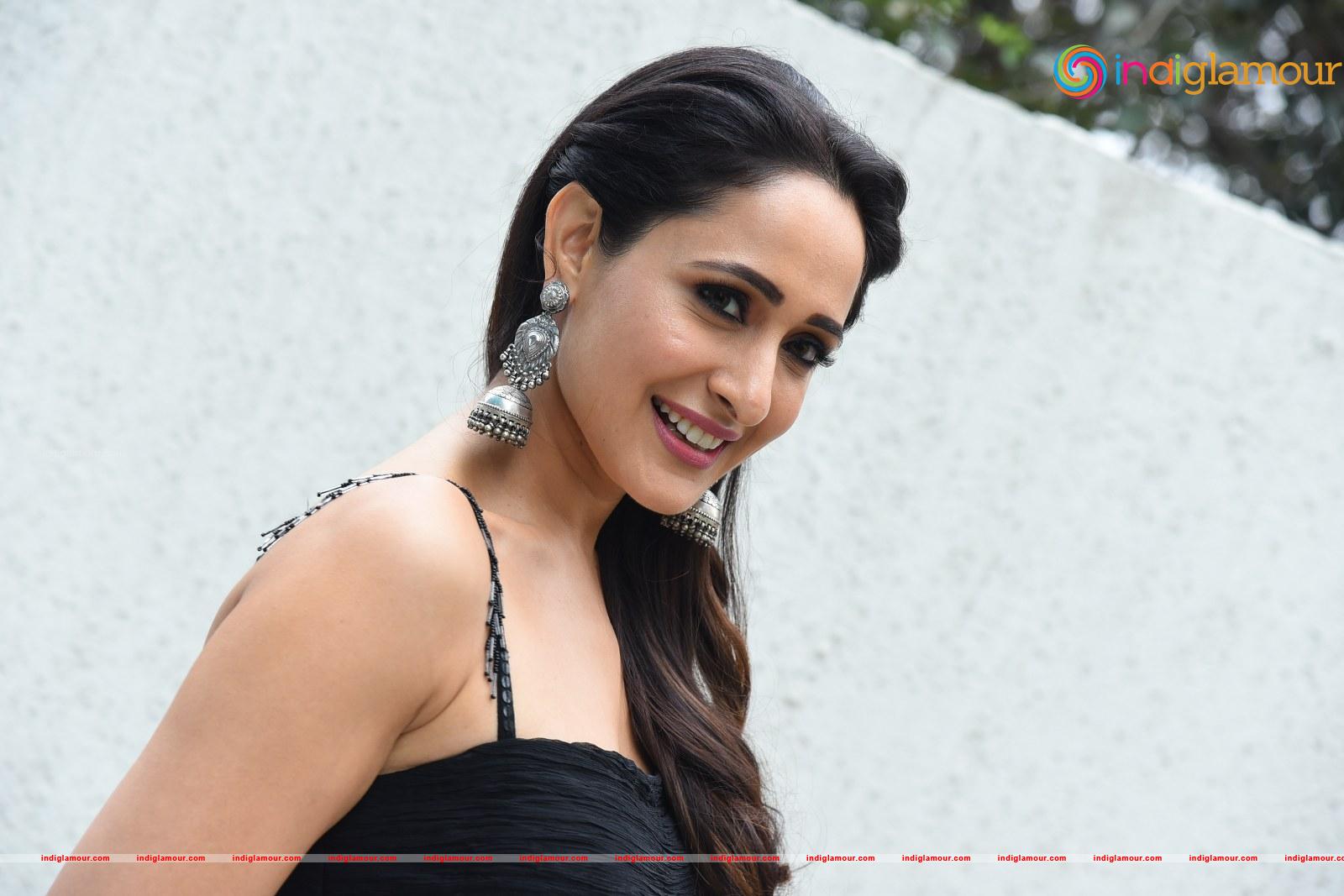 Pragya Jaiswal Actress hd photo