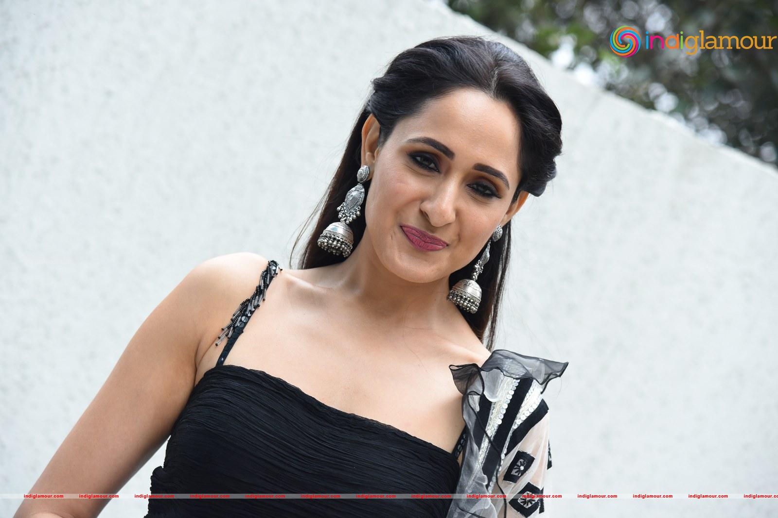 Pragya Jaiswal Actress hd photo