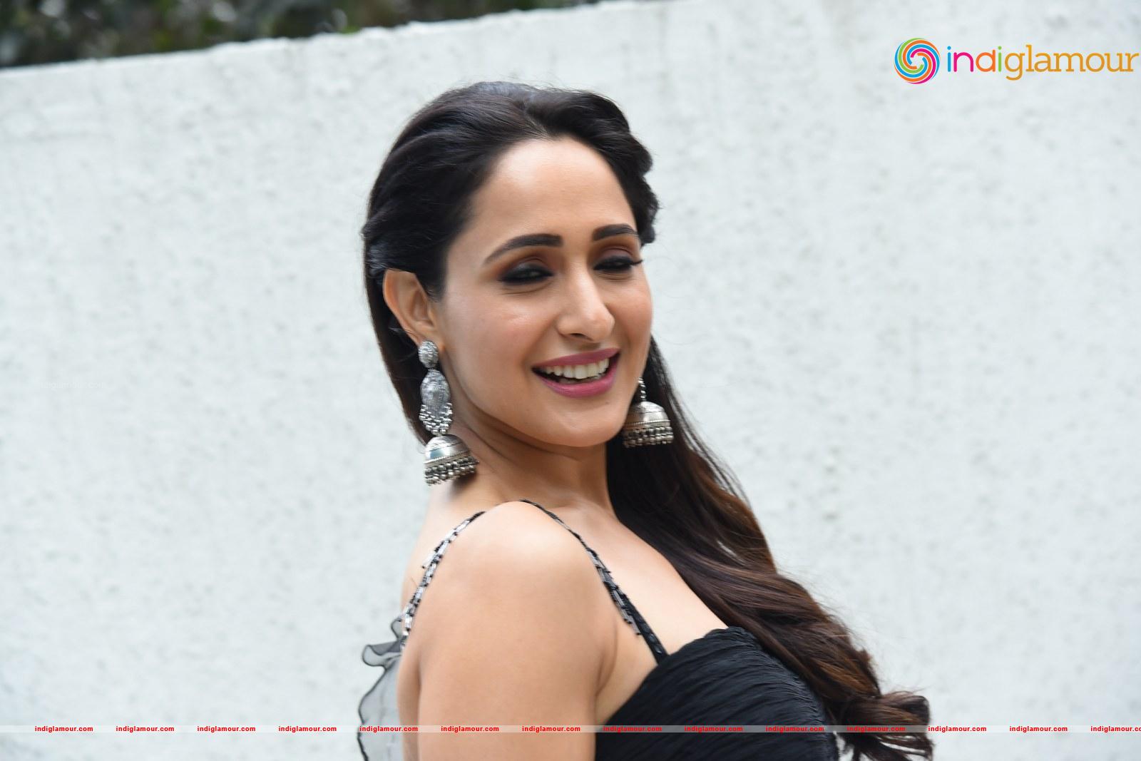 Pragya Jaiswal Actress hd photo
