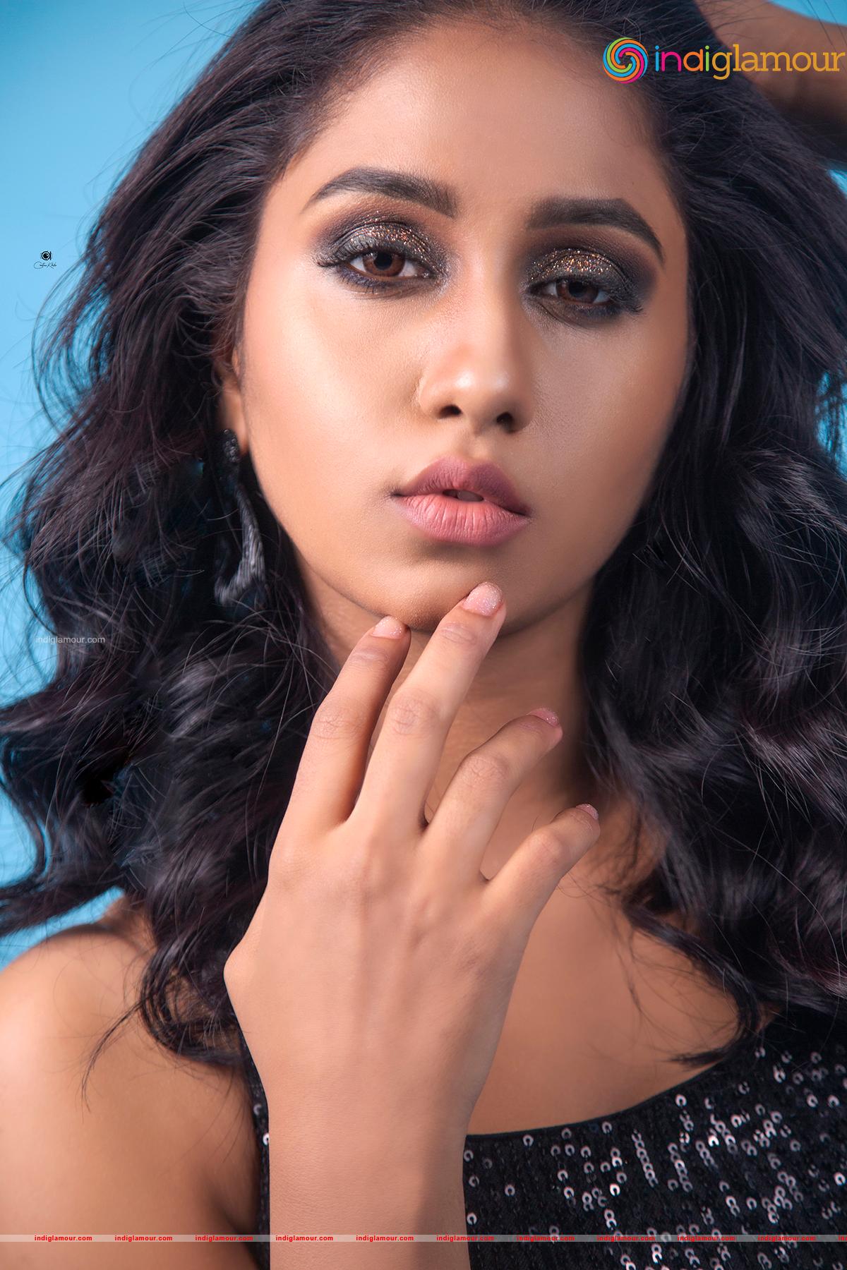 Dakkshi Guttikonda Actress hd photo