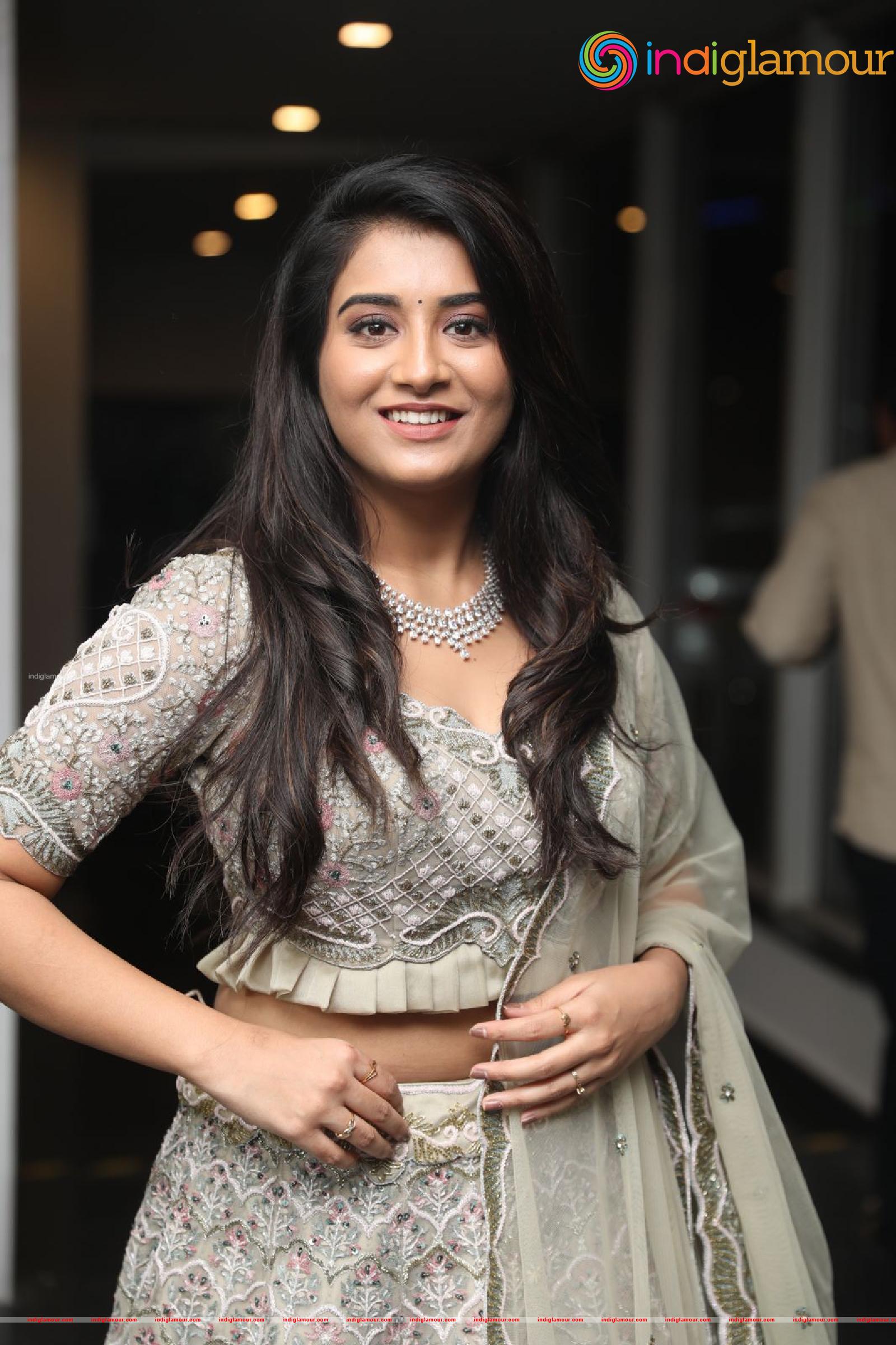 Rashi Singh Actress hd photo