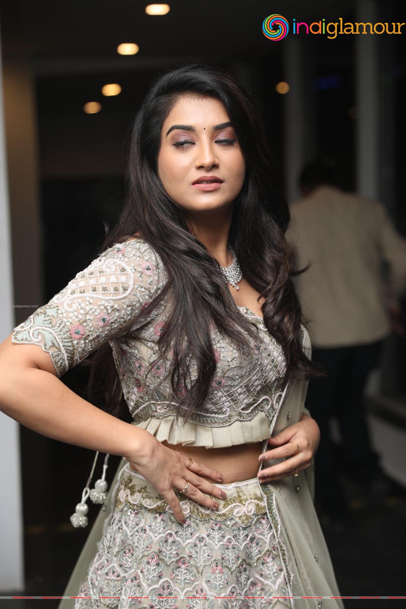 Rashi Singh Actress hd photo