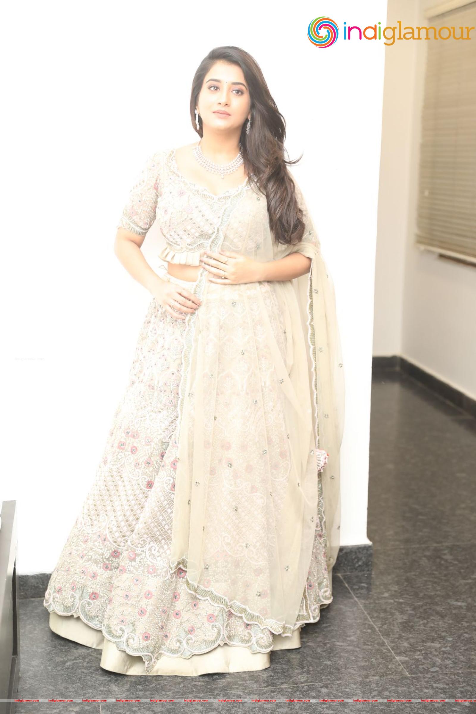 Rashi Singh Actress hd photo