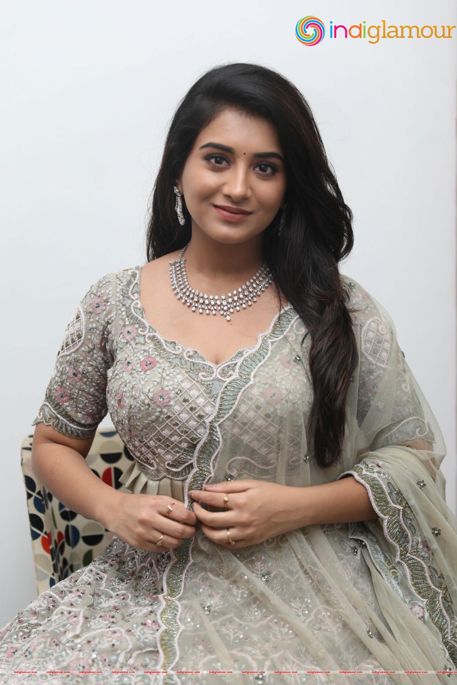 Rashi Singh Actress hd photo