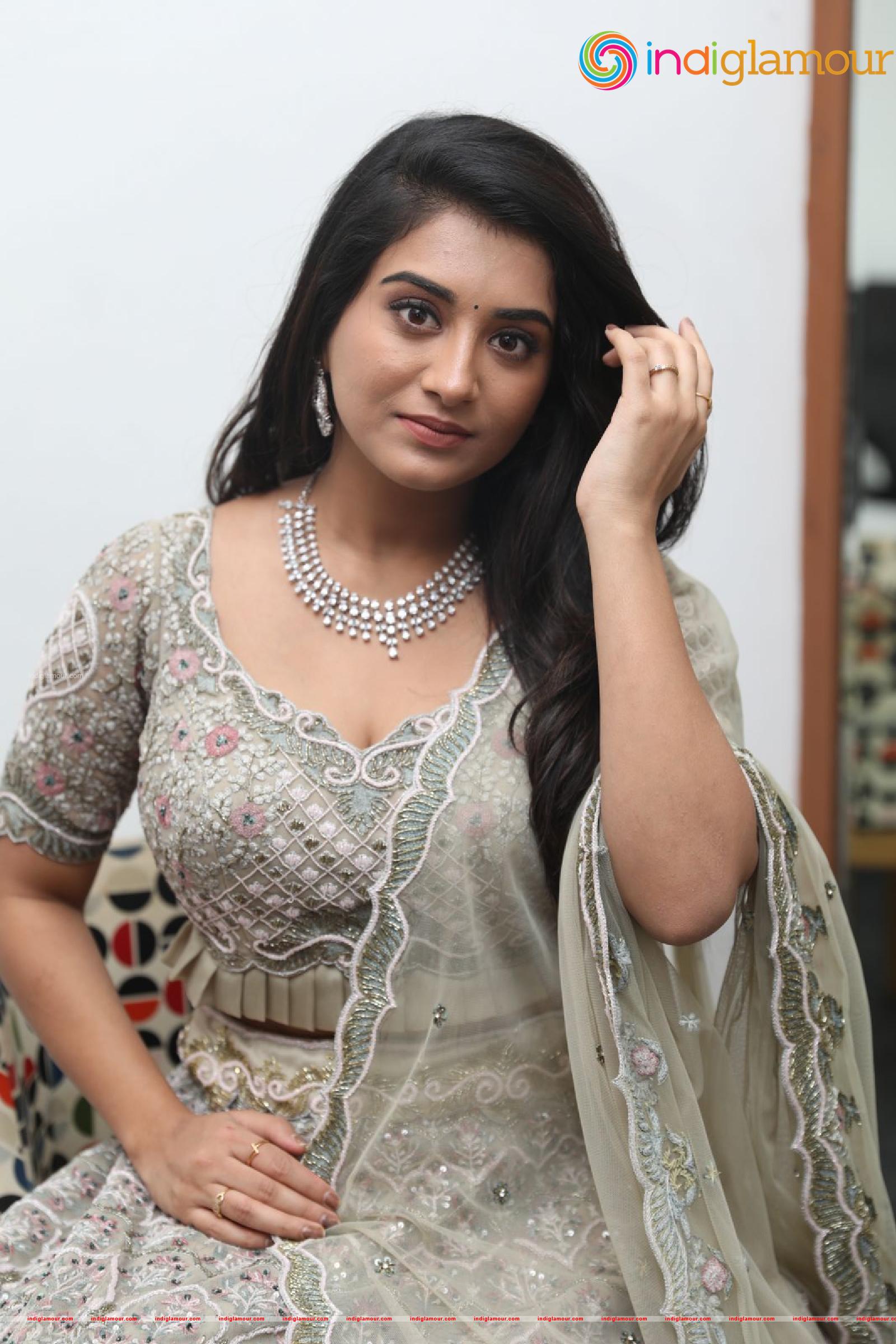 Rashi Singh Actress hd photo