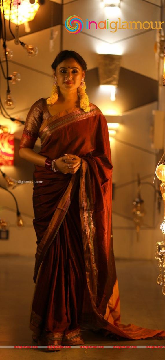 Sony Charishta Actress hd photo
