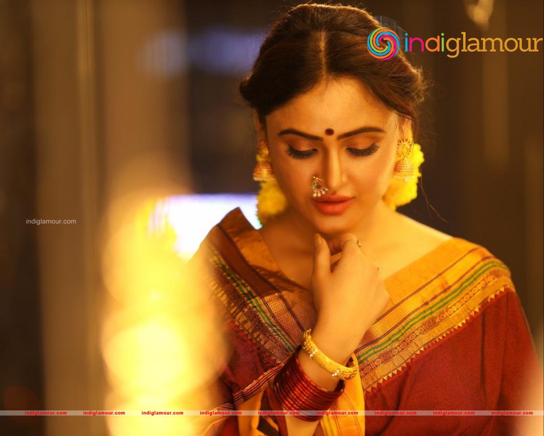 Sony Charishta Actress hd photo