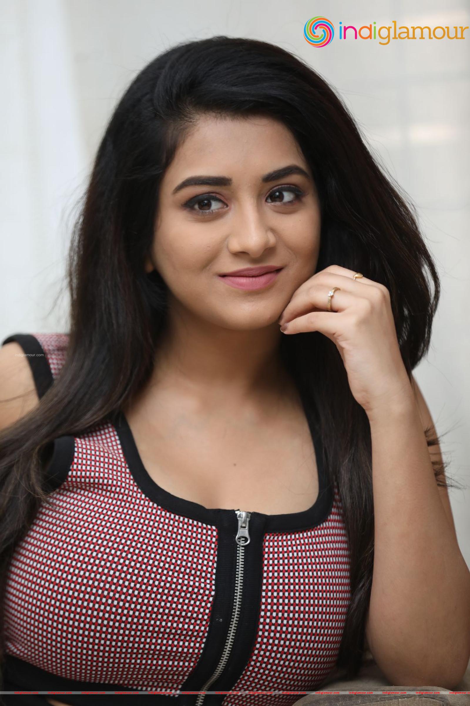 Rashi Singh Actress hd photo