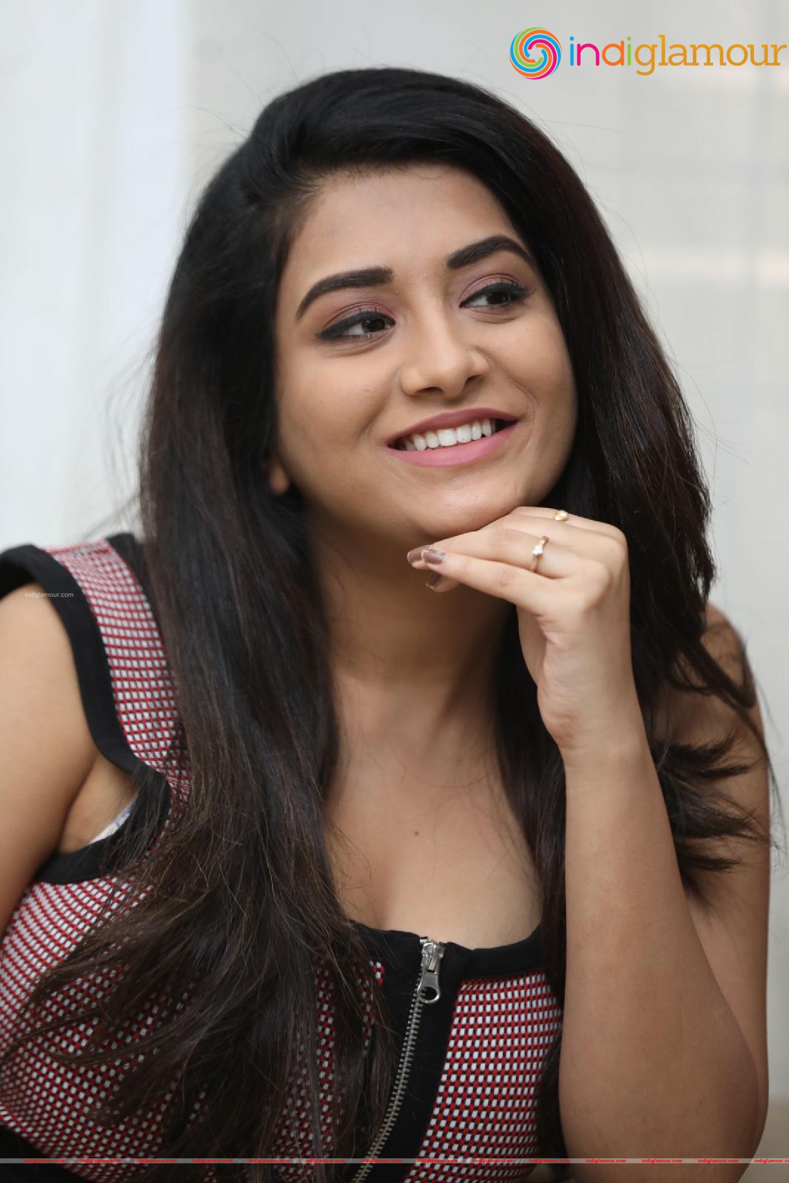 Rashi Singh Actress hd photo