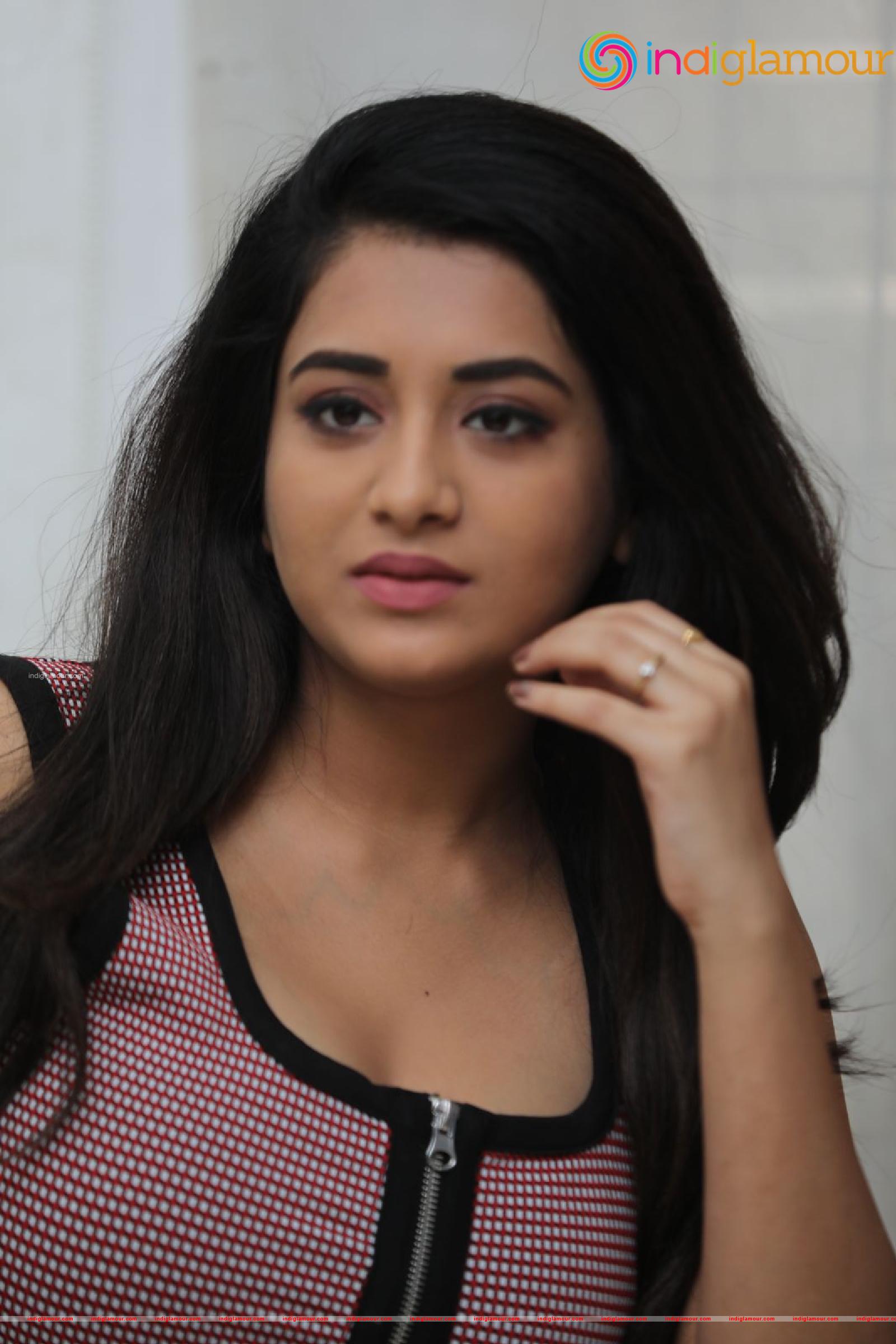 Rashi Singh Actress hd photo