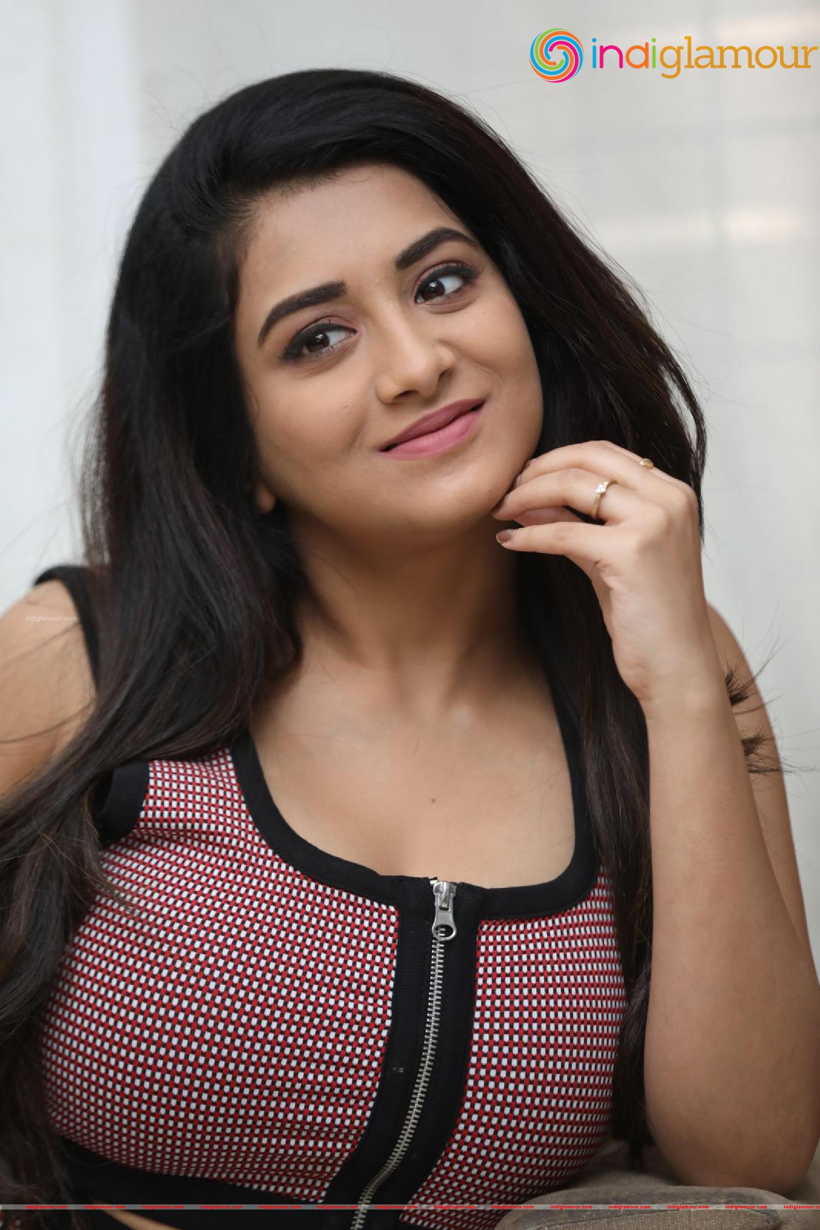 Rashi Singh Actress hd photo