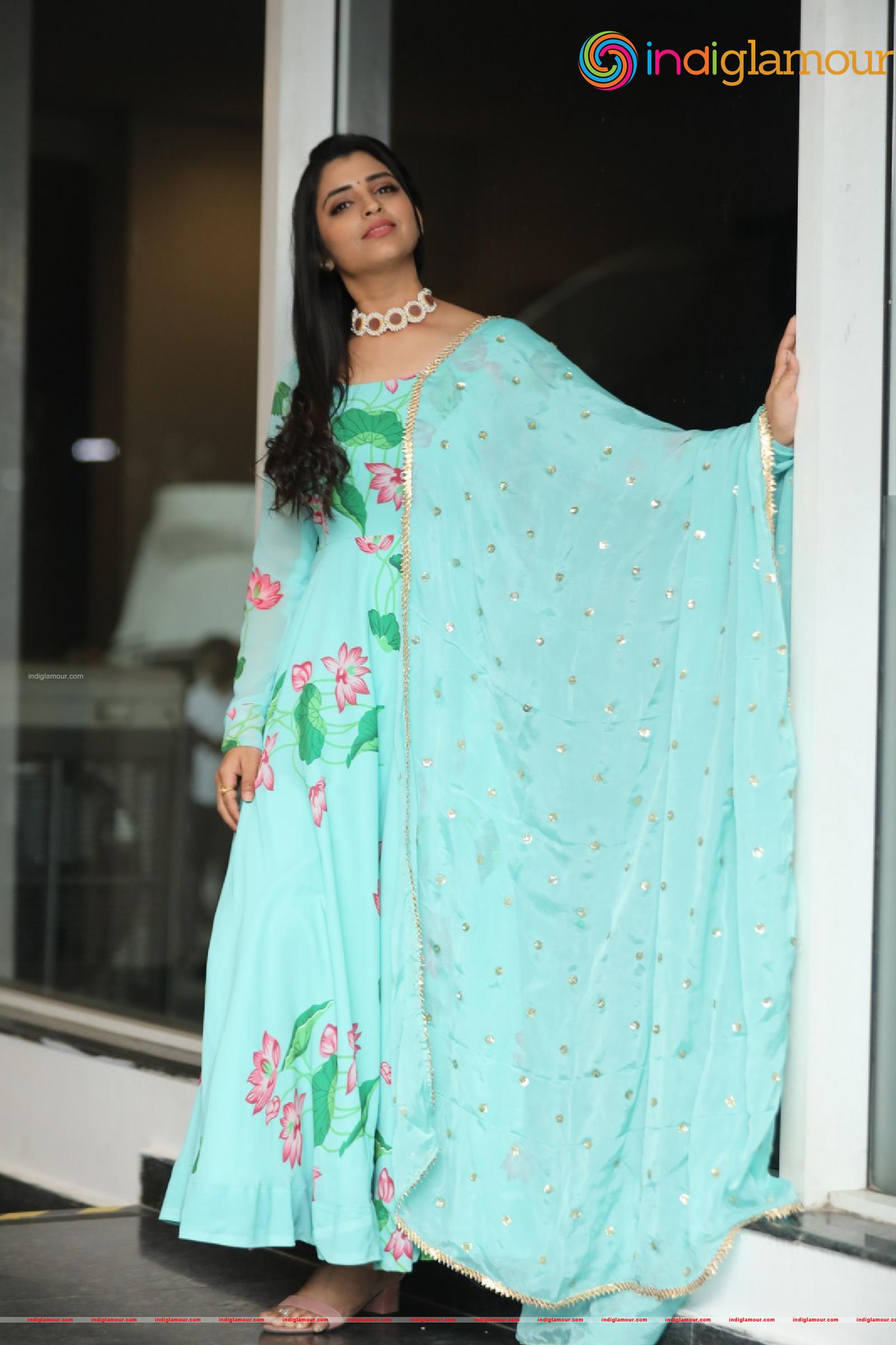 Syamala Actress hd photo