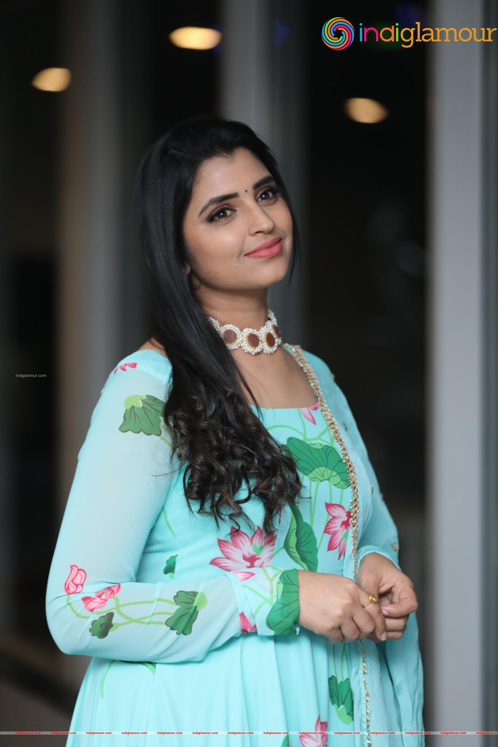 Syamala Actress hd photo