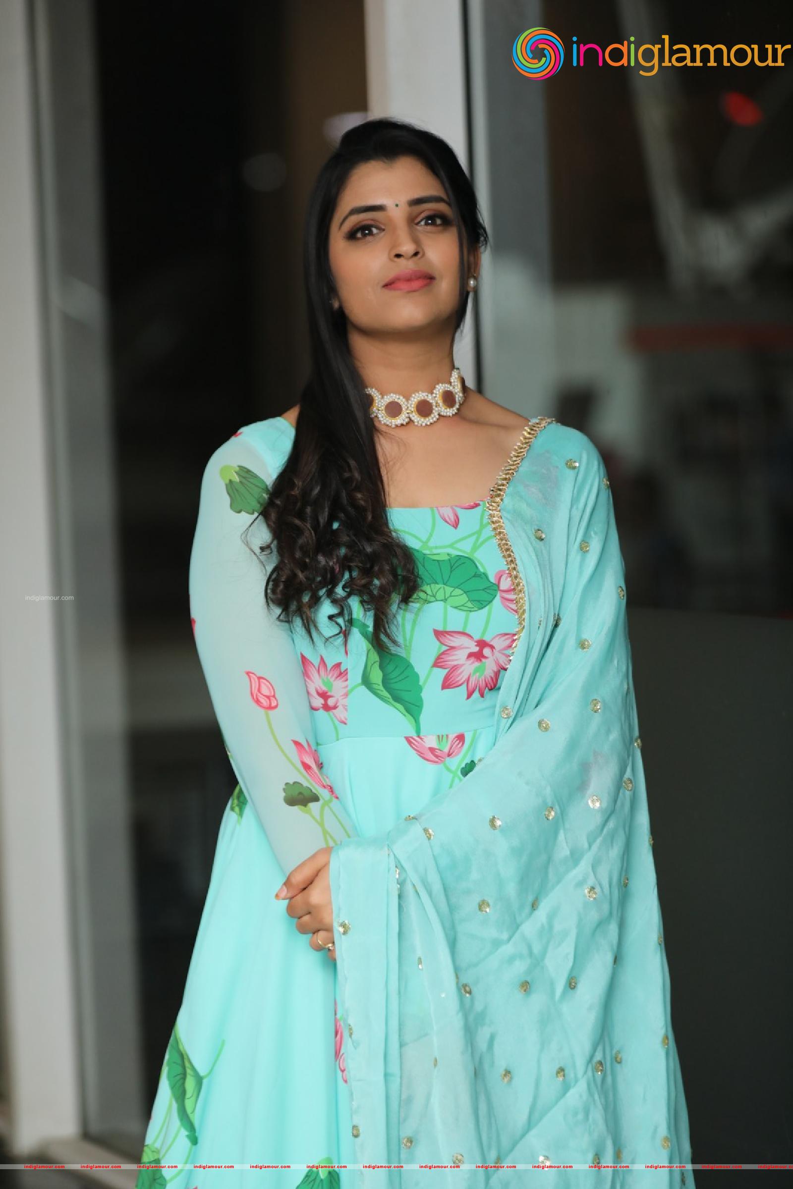 Syamala Actress hd photo