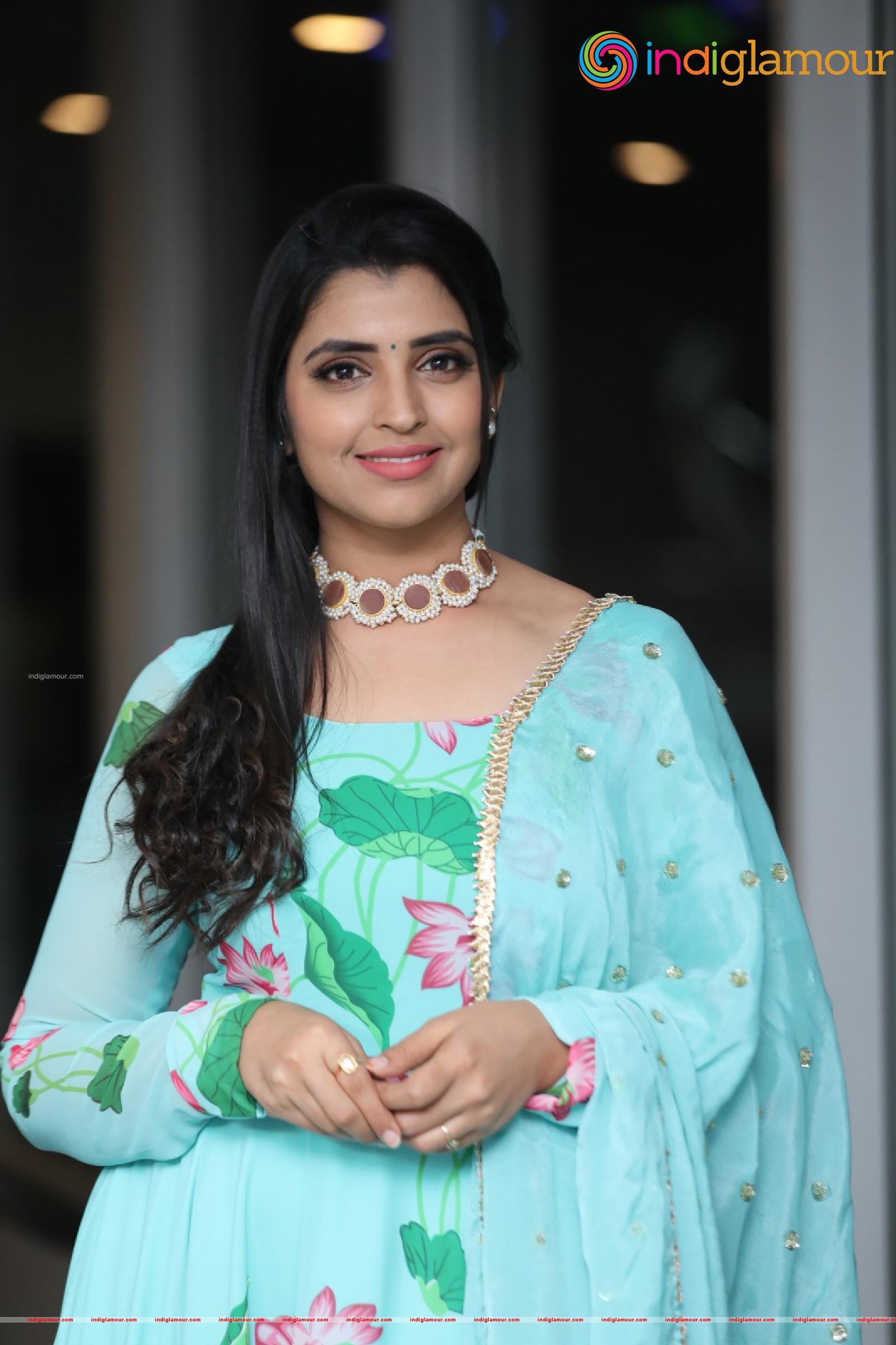 Syamala Actress hd photo