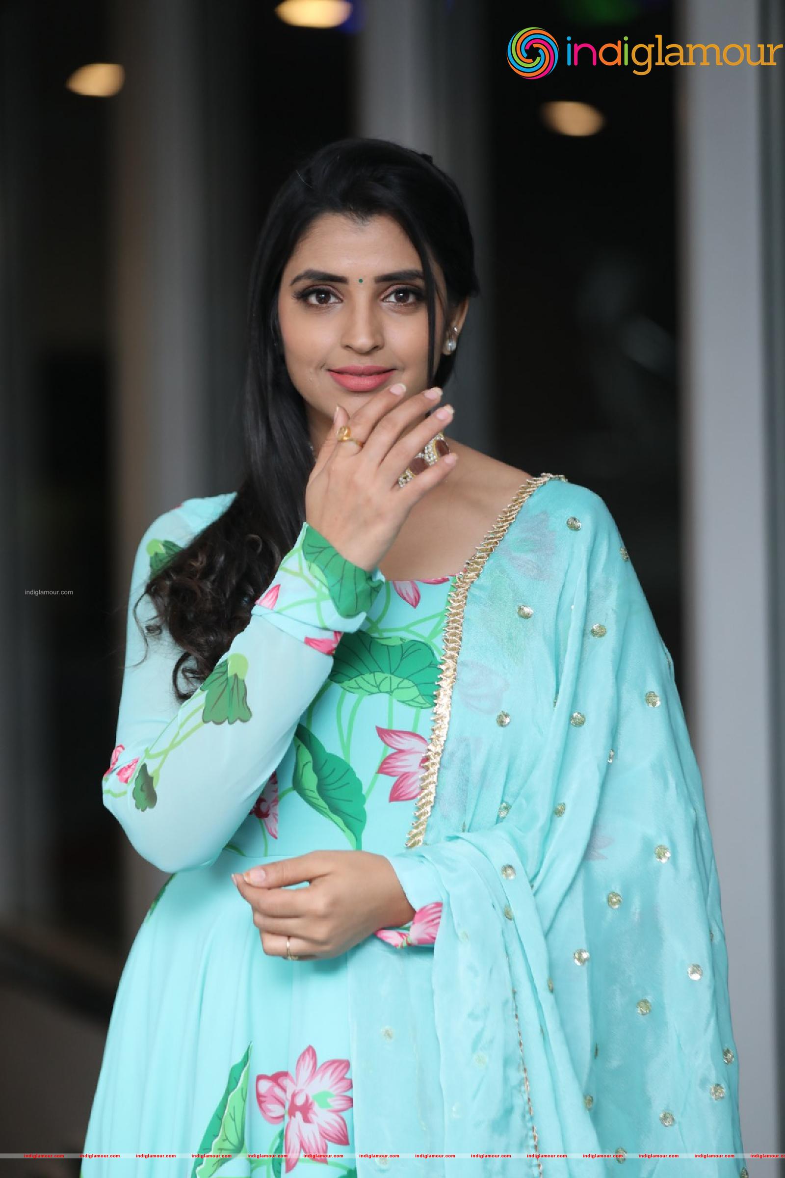 Syamala Actress hd photo