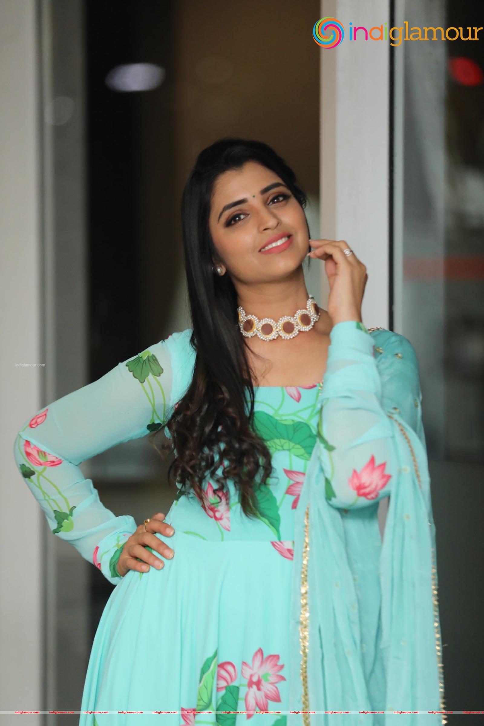 Syamala Actress hd photo