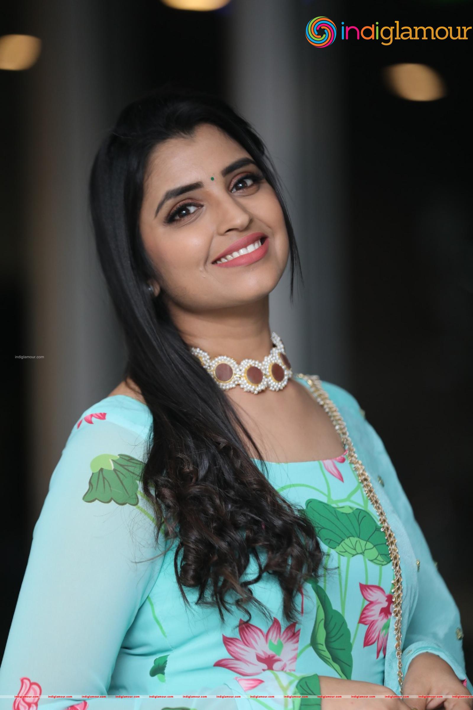Syamala Actress hd photo