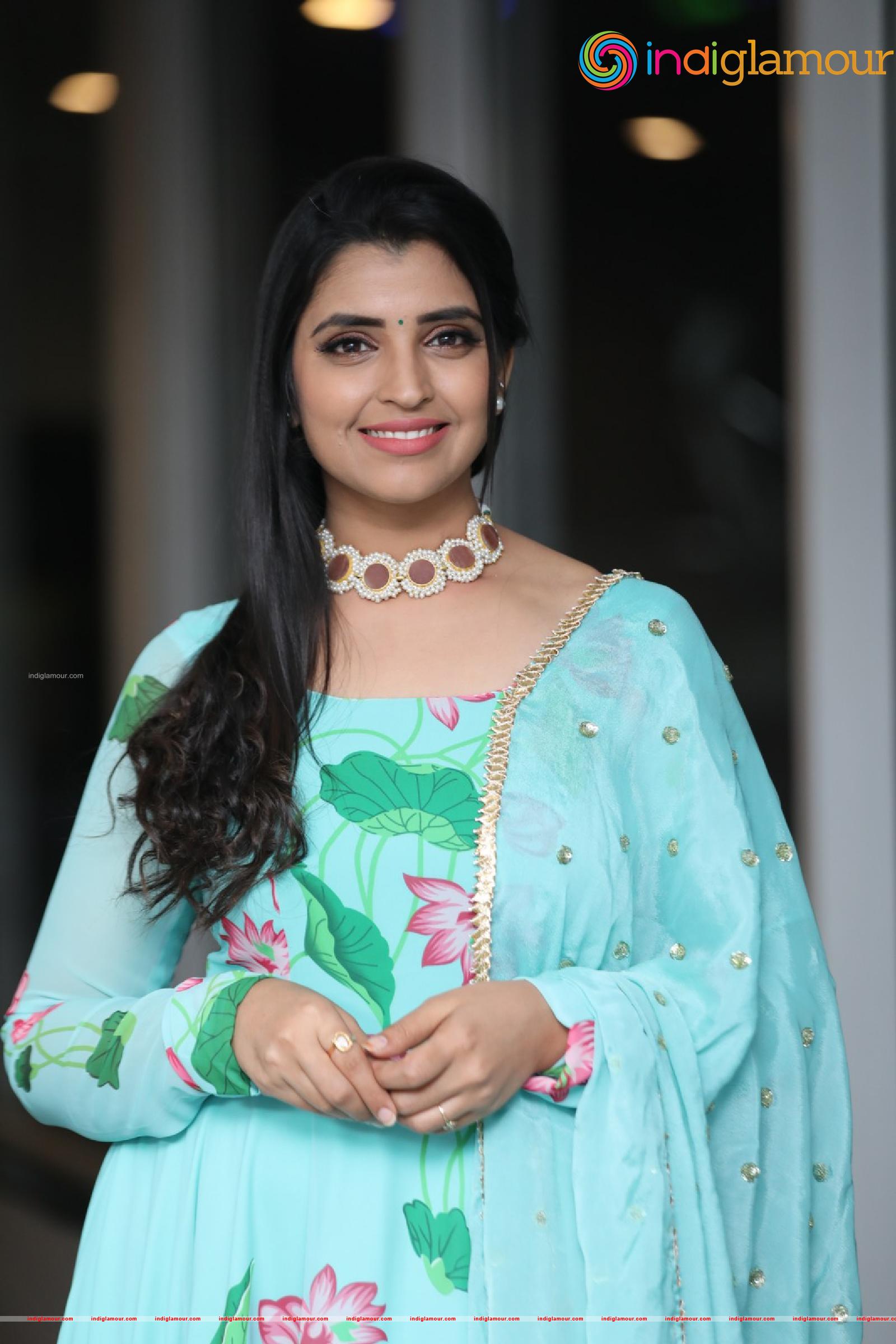 Syamala Actress hd photo