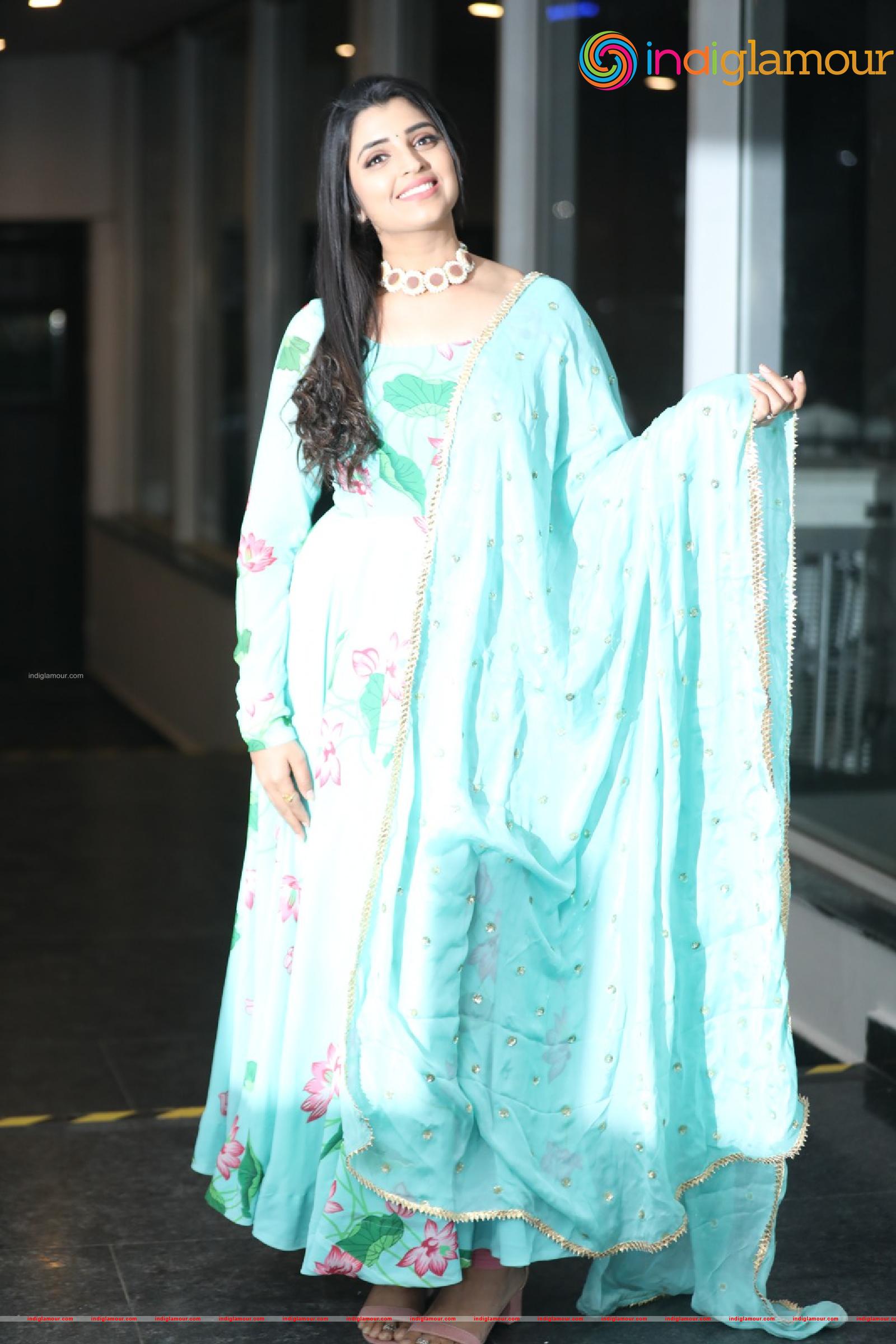 Syamala Actress hd photo