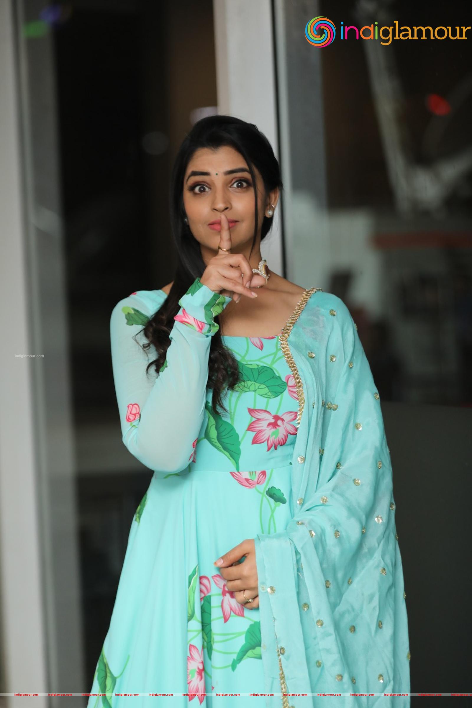 Syamala Actress hd photo