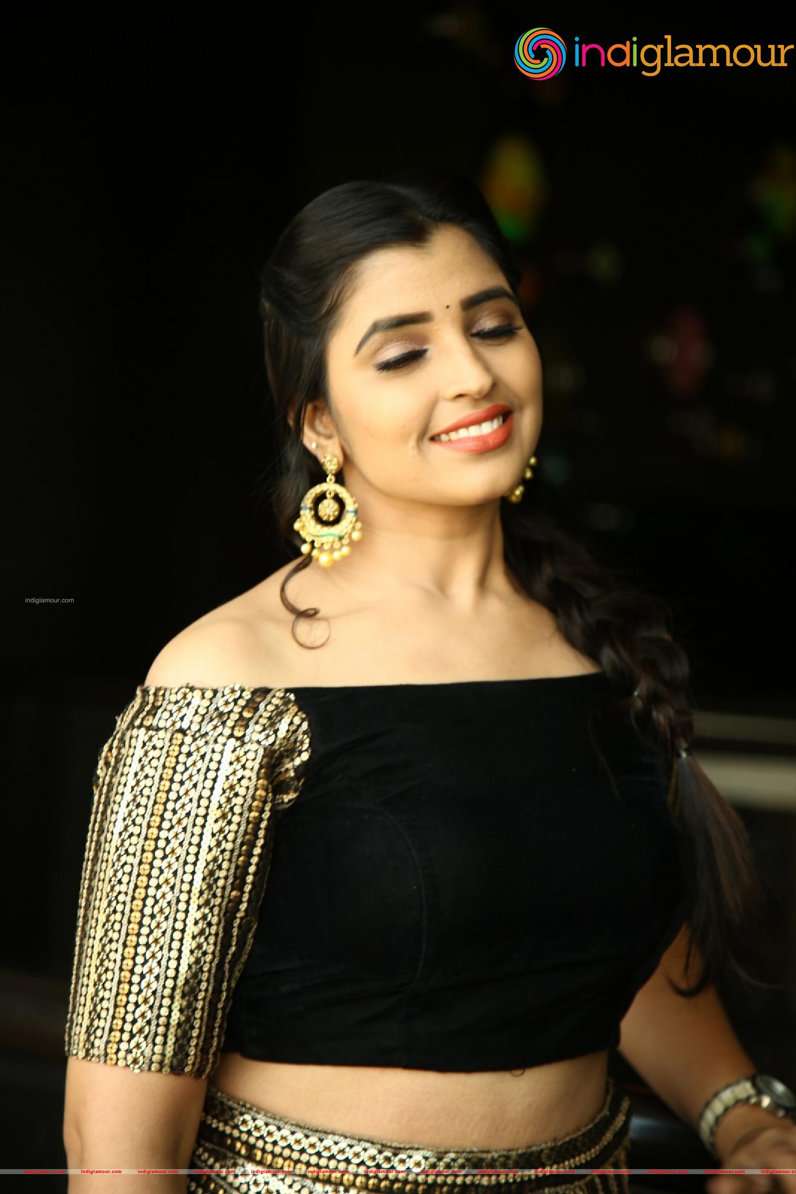 Syamala Actress hd photo