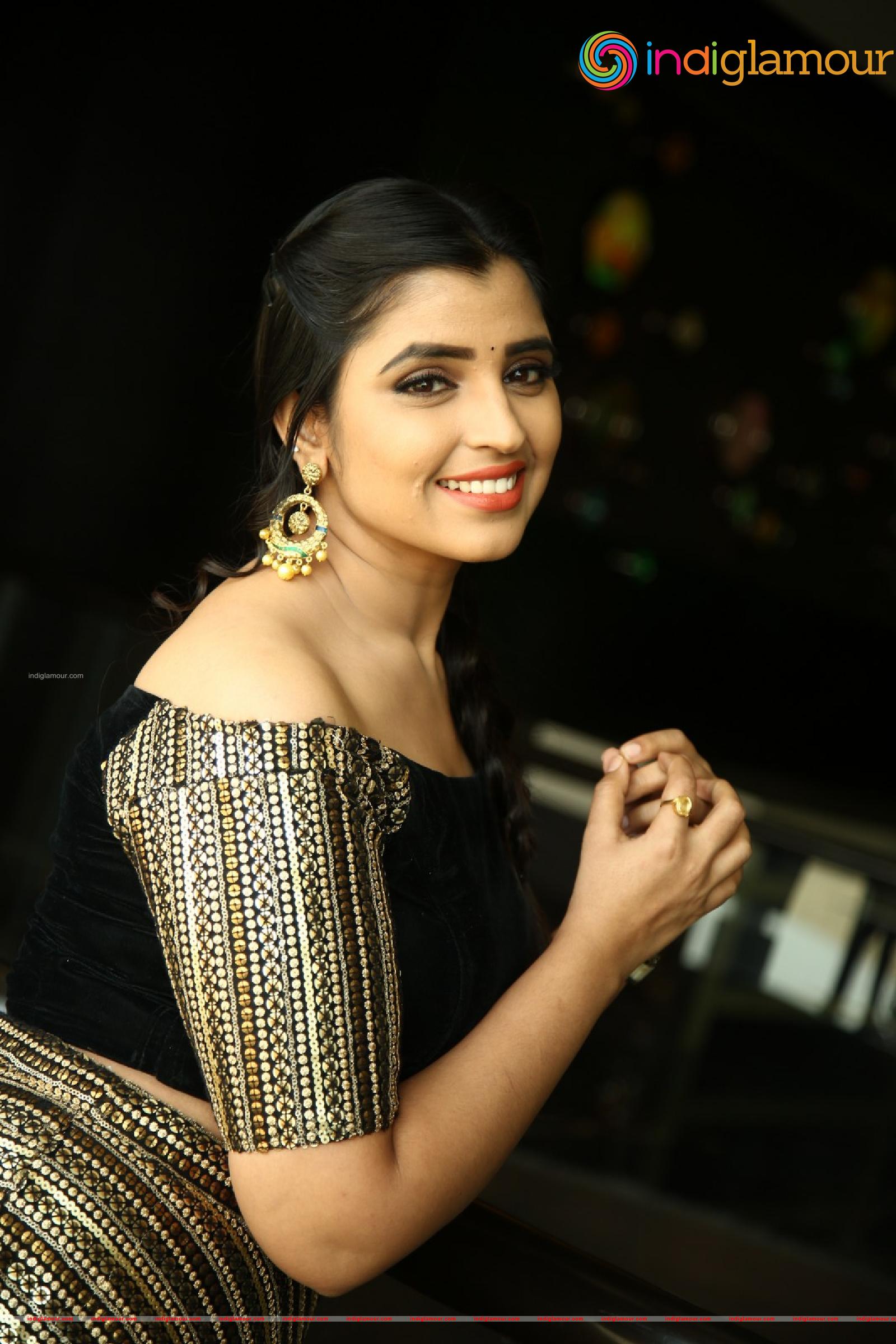 Syamala Actress hd photo