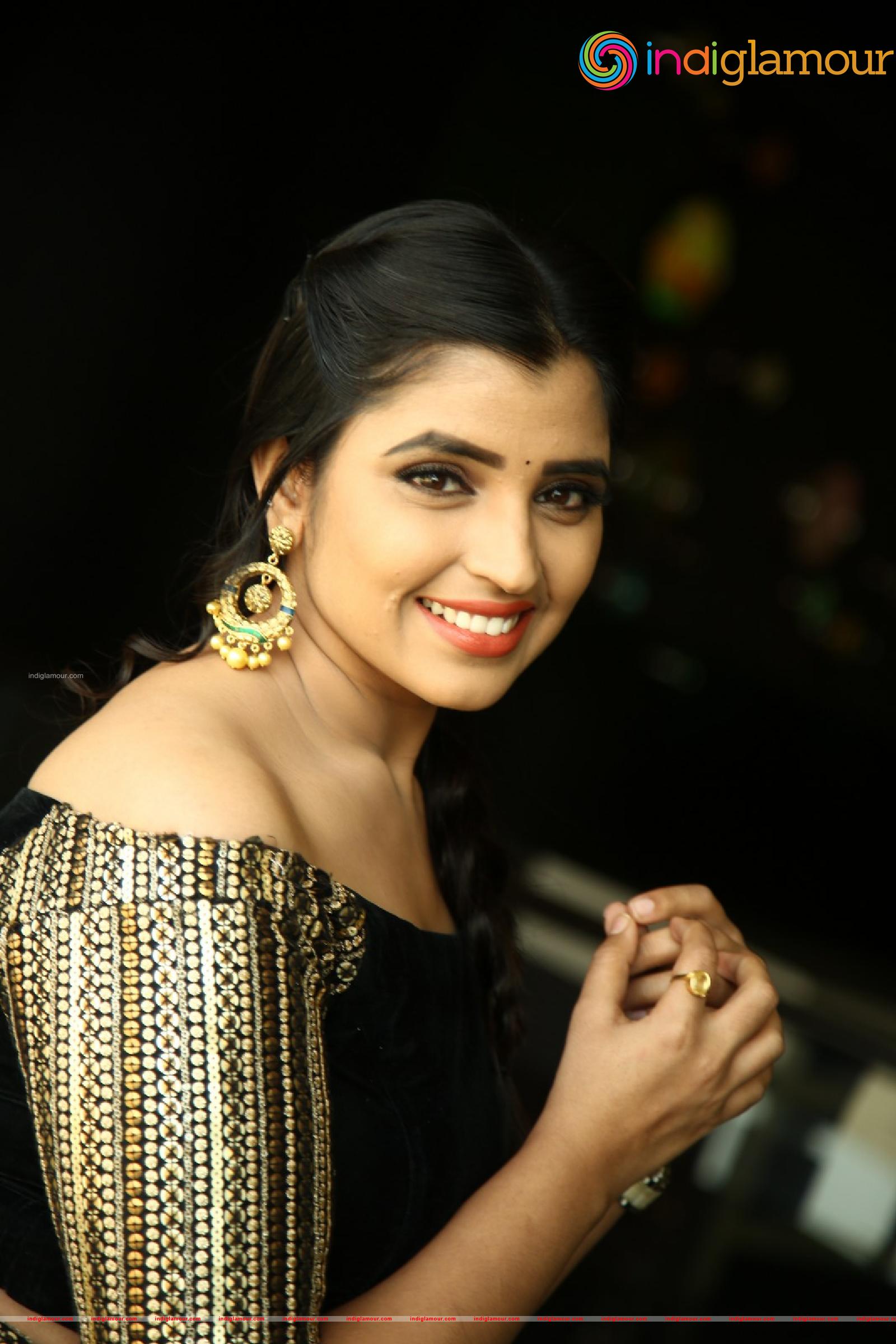 Syamala Actress hd photo