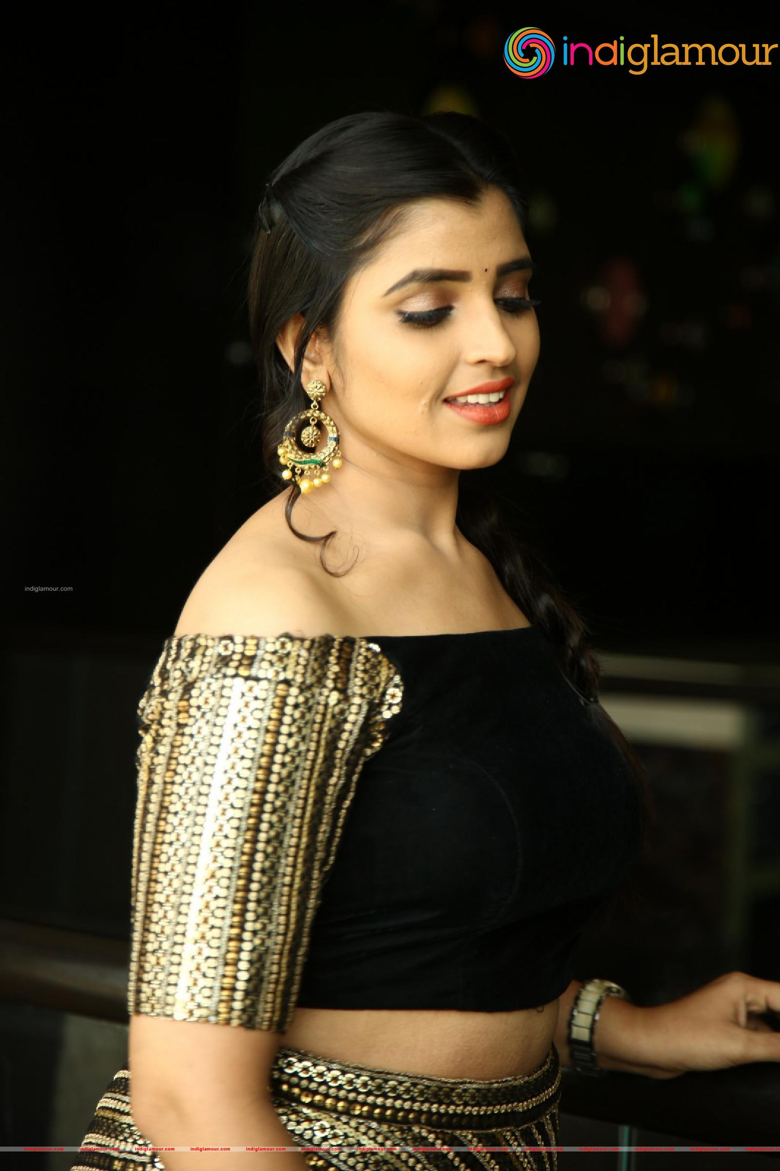 Syamala Actress hd photo
