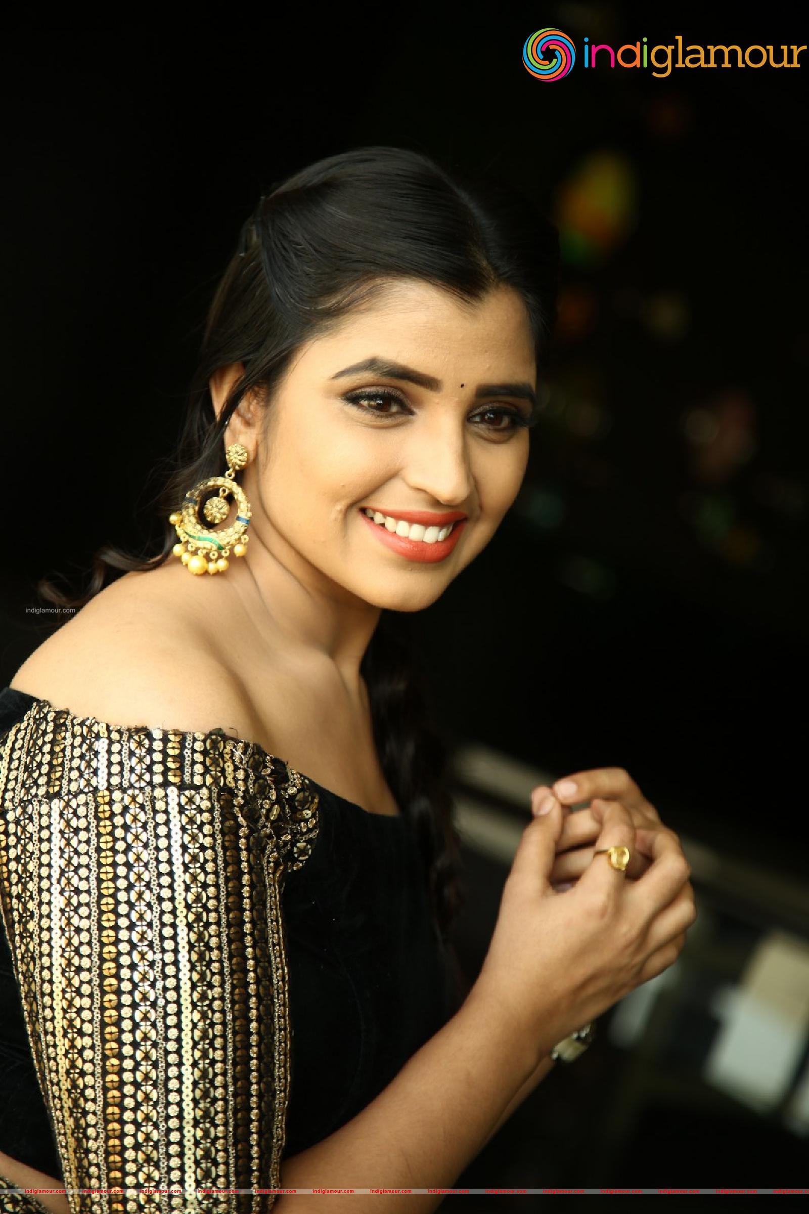 Syamala Actress hd photo