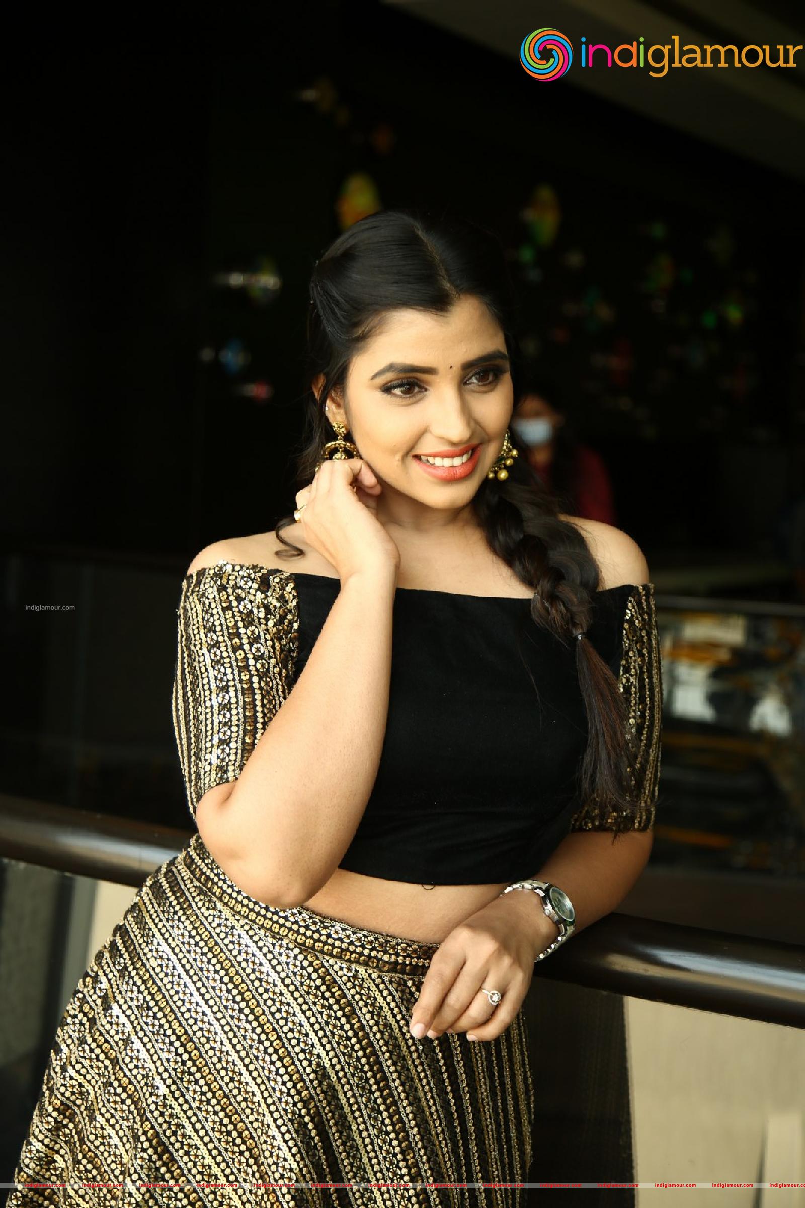 Syamala Actress hd photo