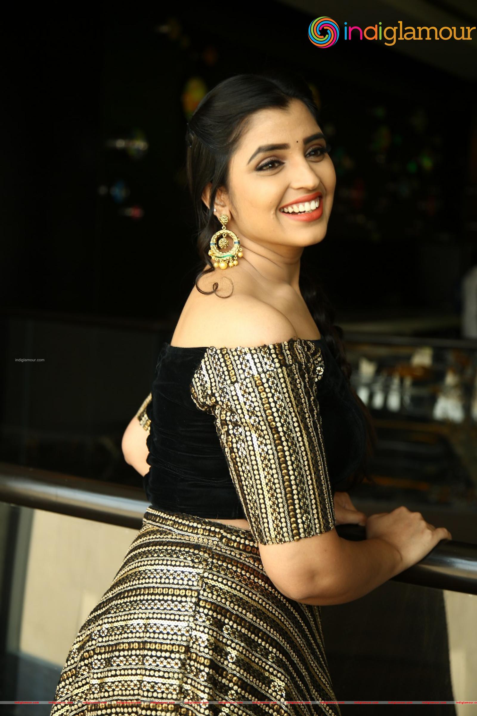 Syamala Actress hd photo