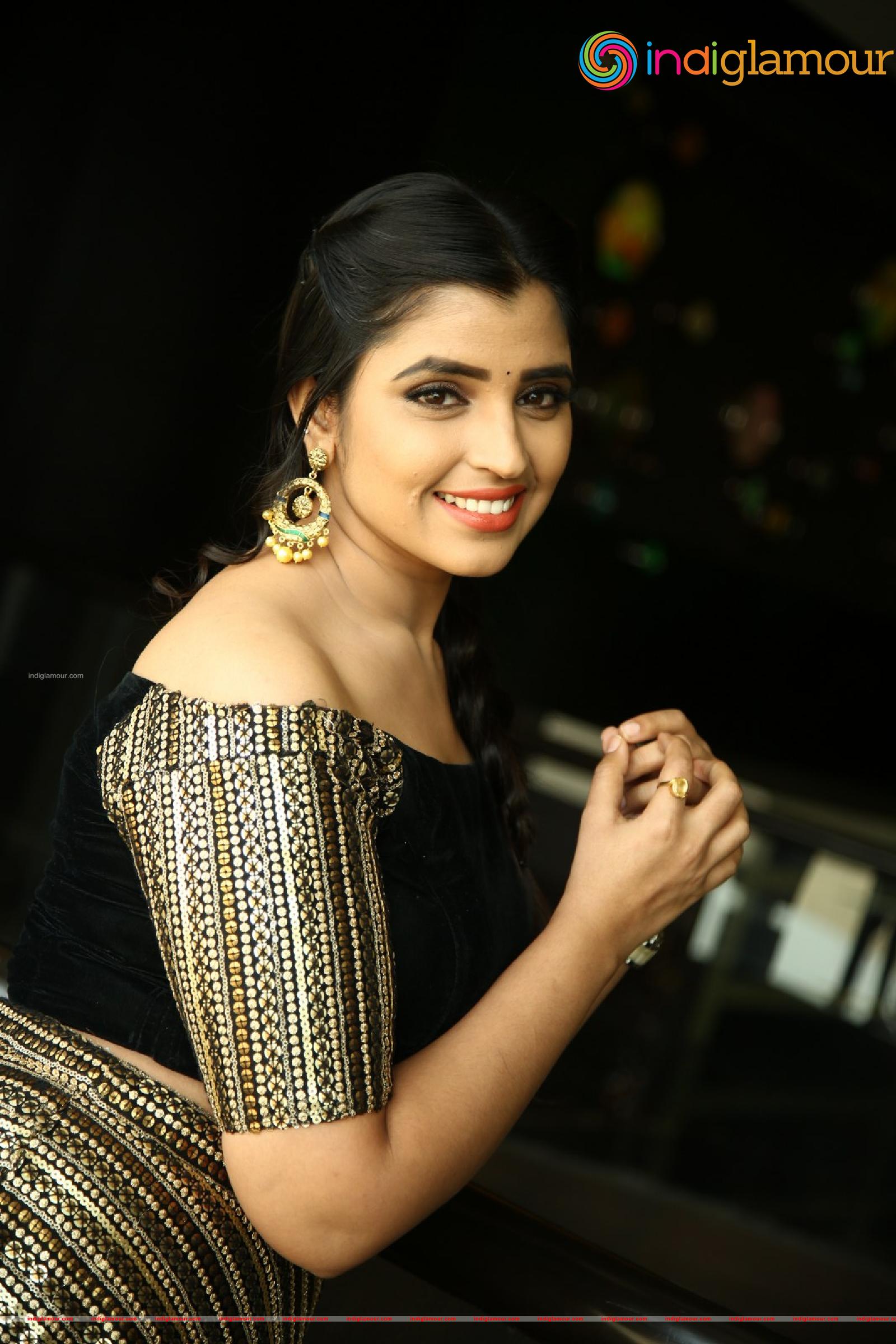 Syamala Actress hd photo