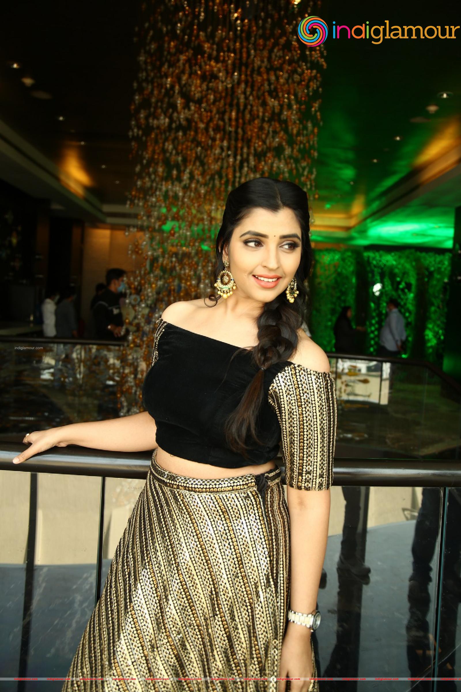 Syamala Actress hd photo
