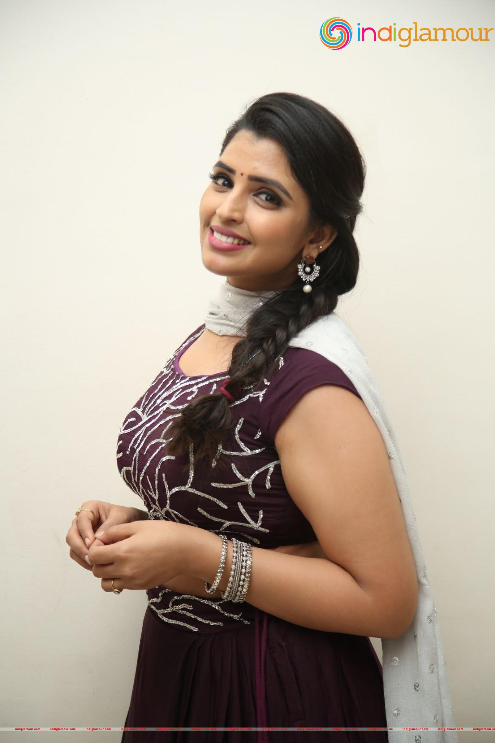 Syamala Actress hd photo