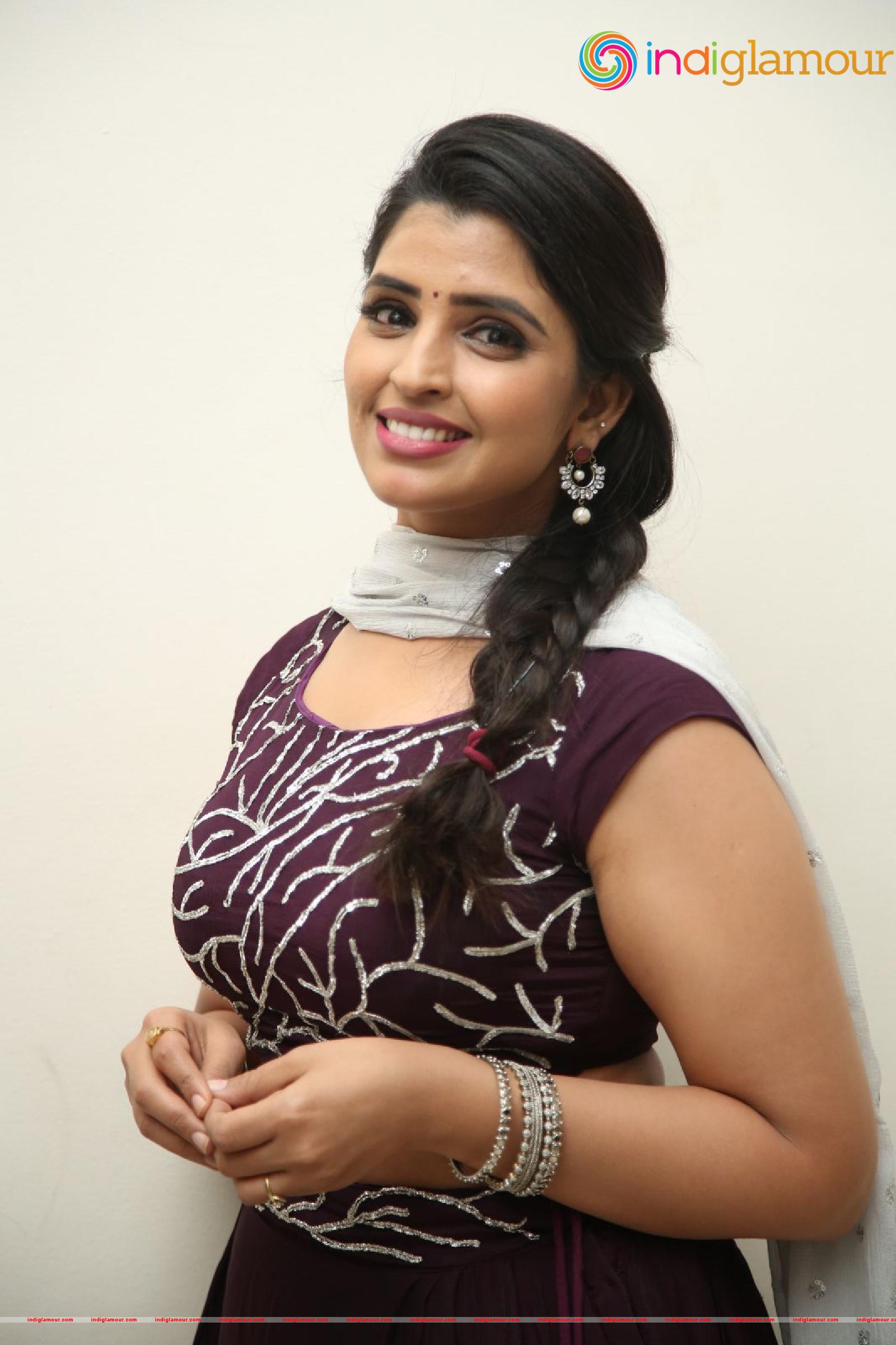 Syamala Actress hd photo