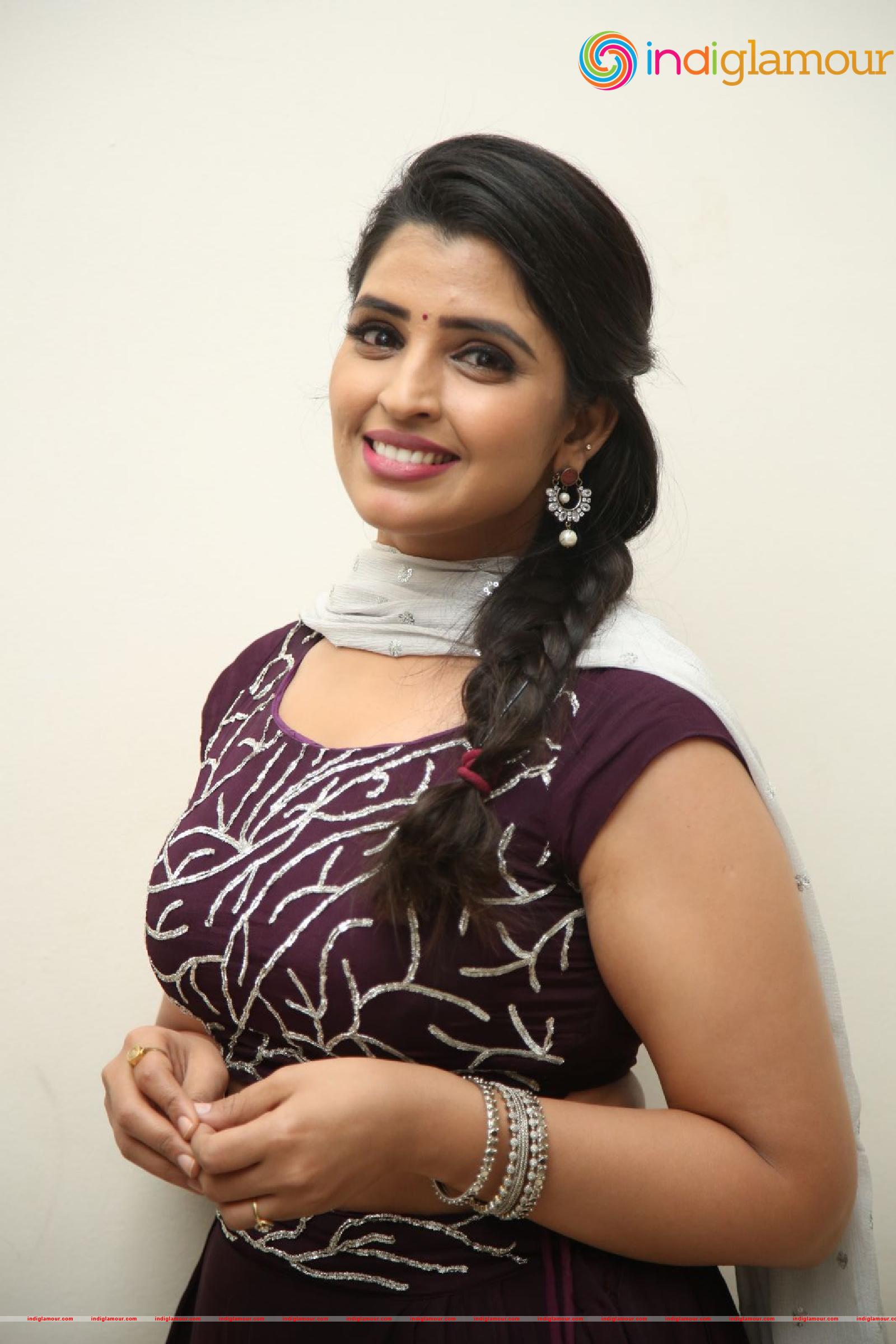 Syamala Actress hd photo