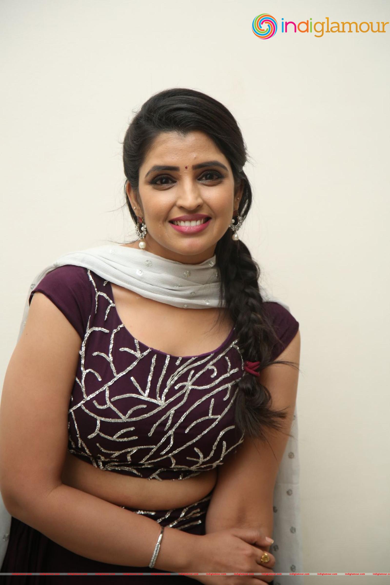 Syamala Actress hd photo