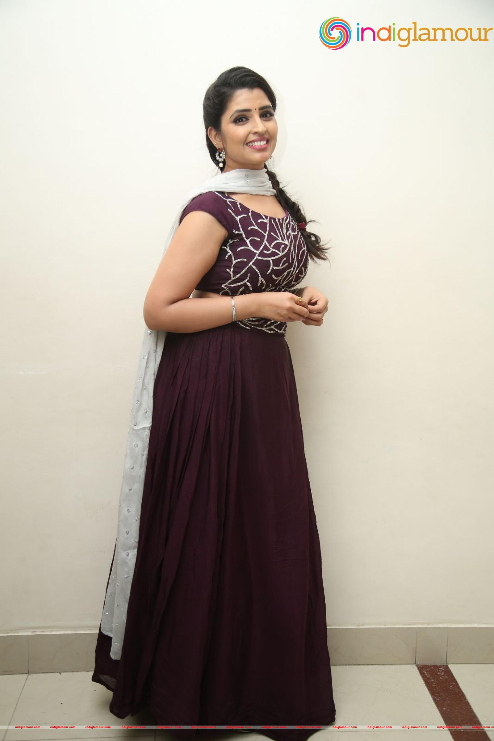 Syamala Actress hd photo