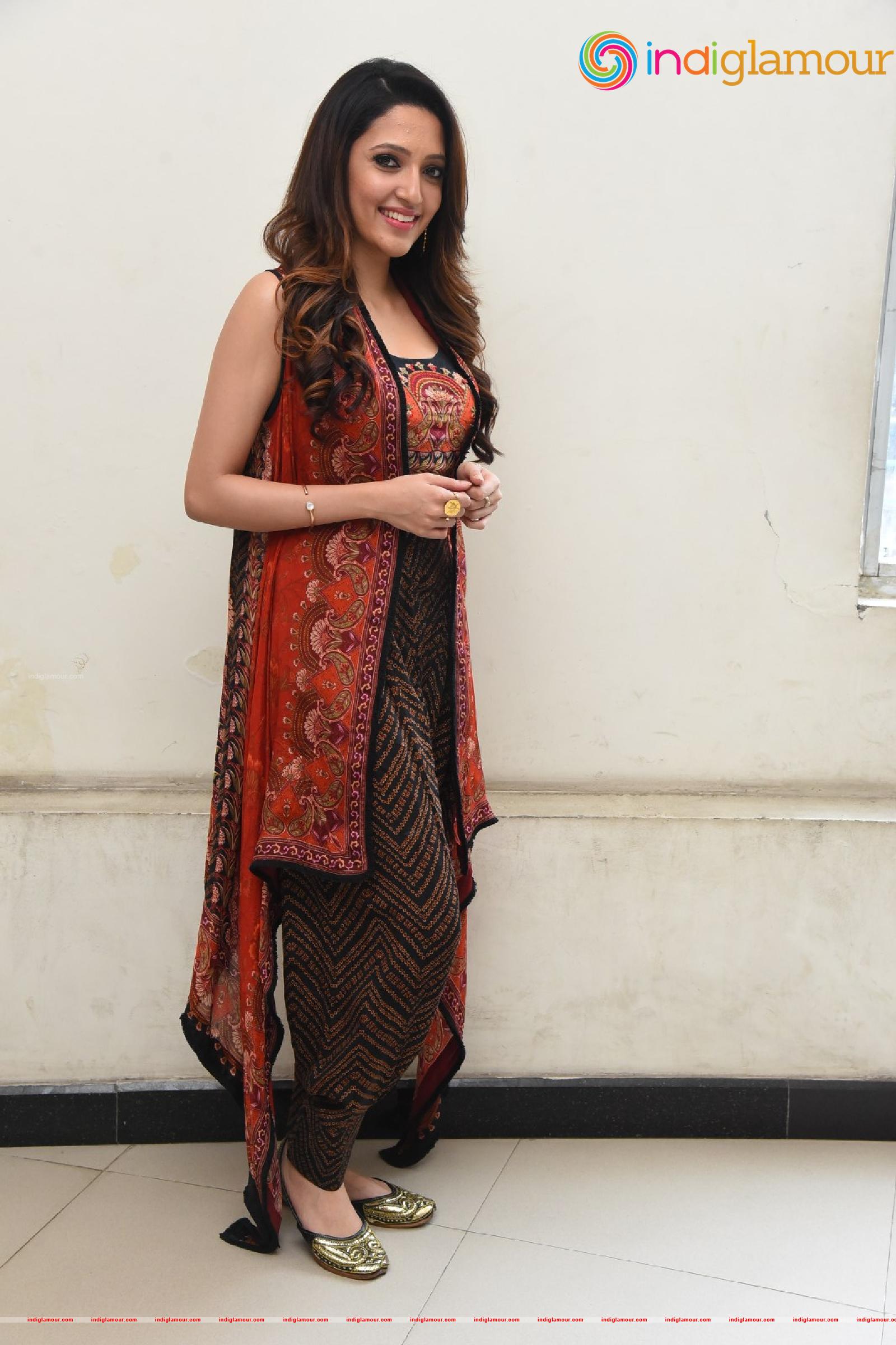 Neha Shetty Actress hd photo