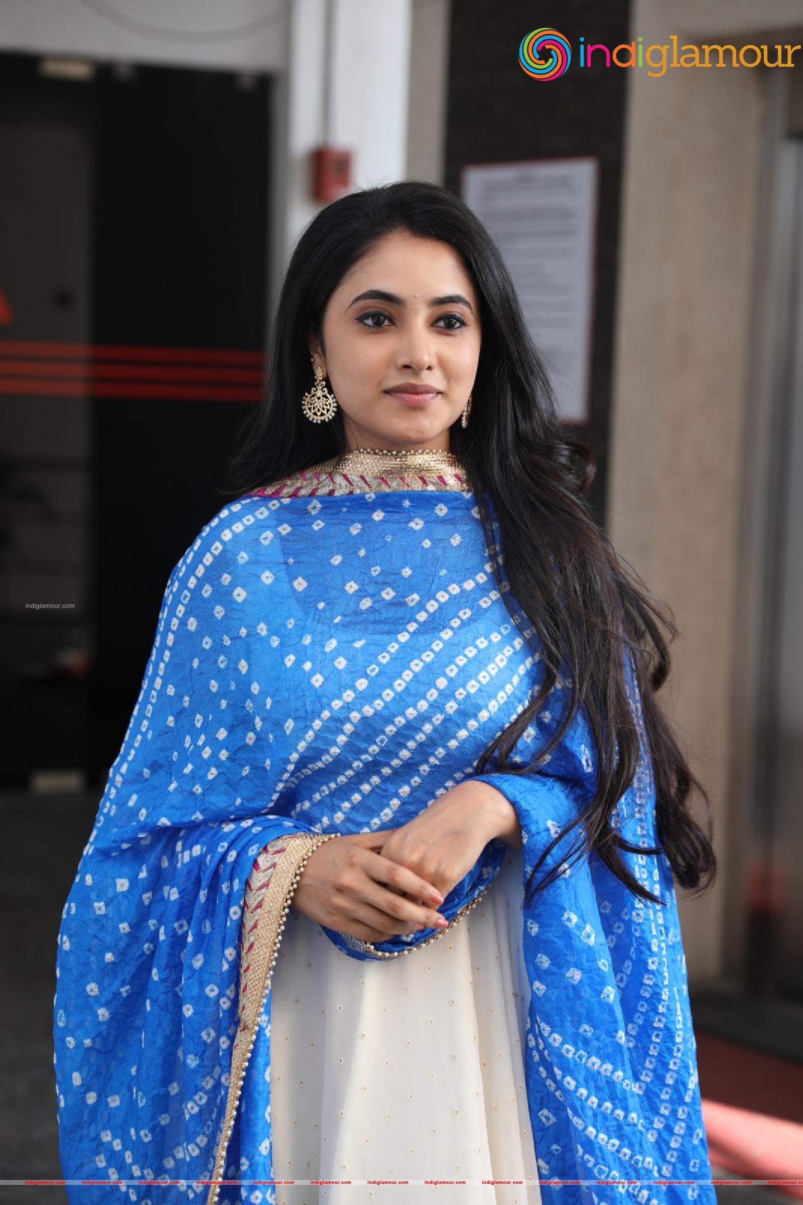 Priyanka Arul Mohan Actress hd photo
