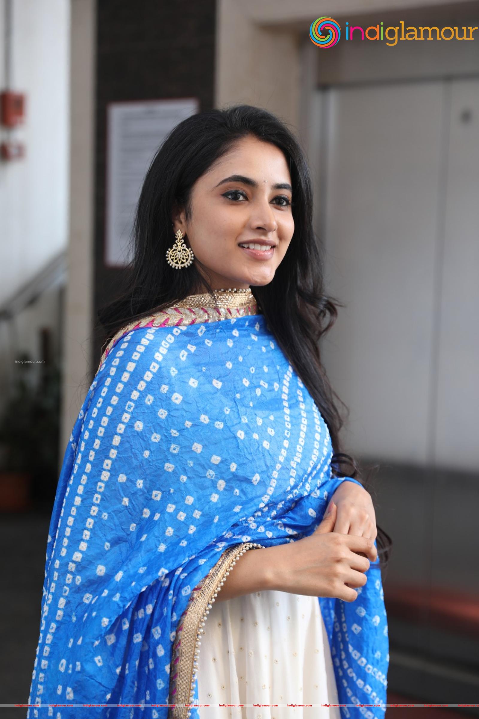 Priyanka Arul Mohan Actress hd photo