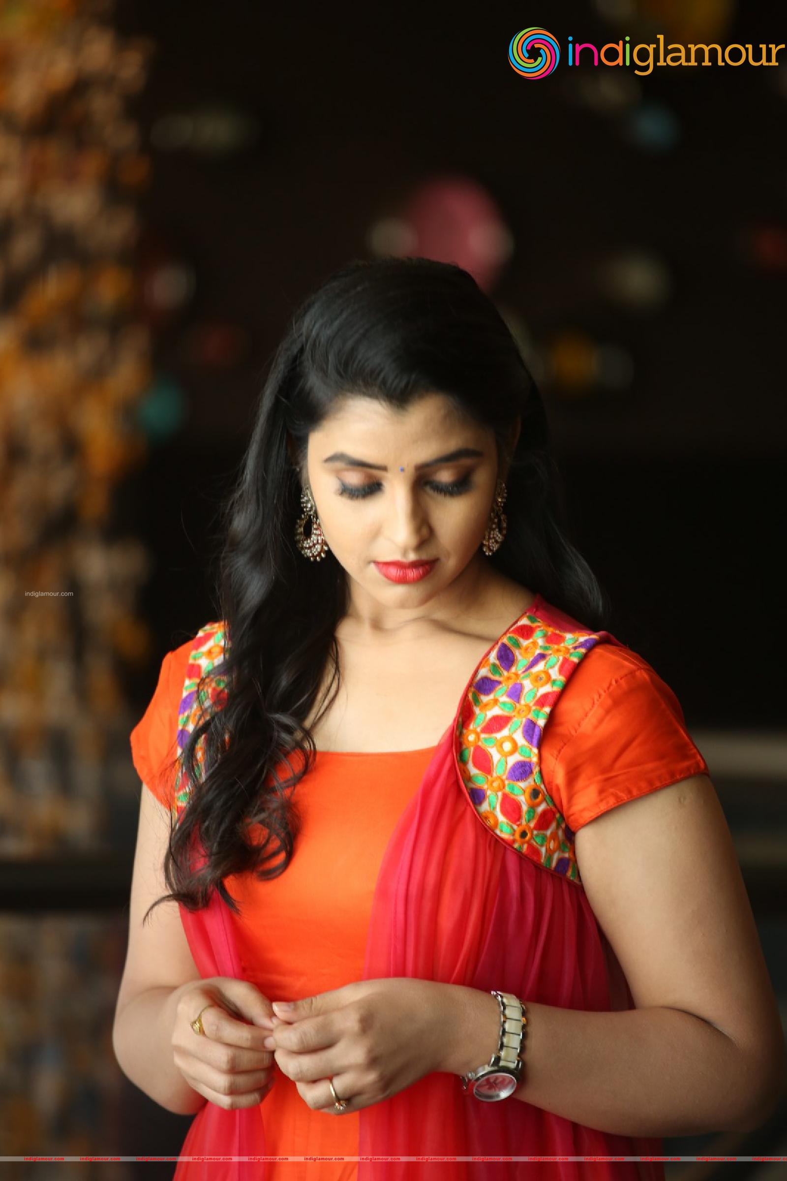 Syamala Actress hd photo