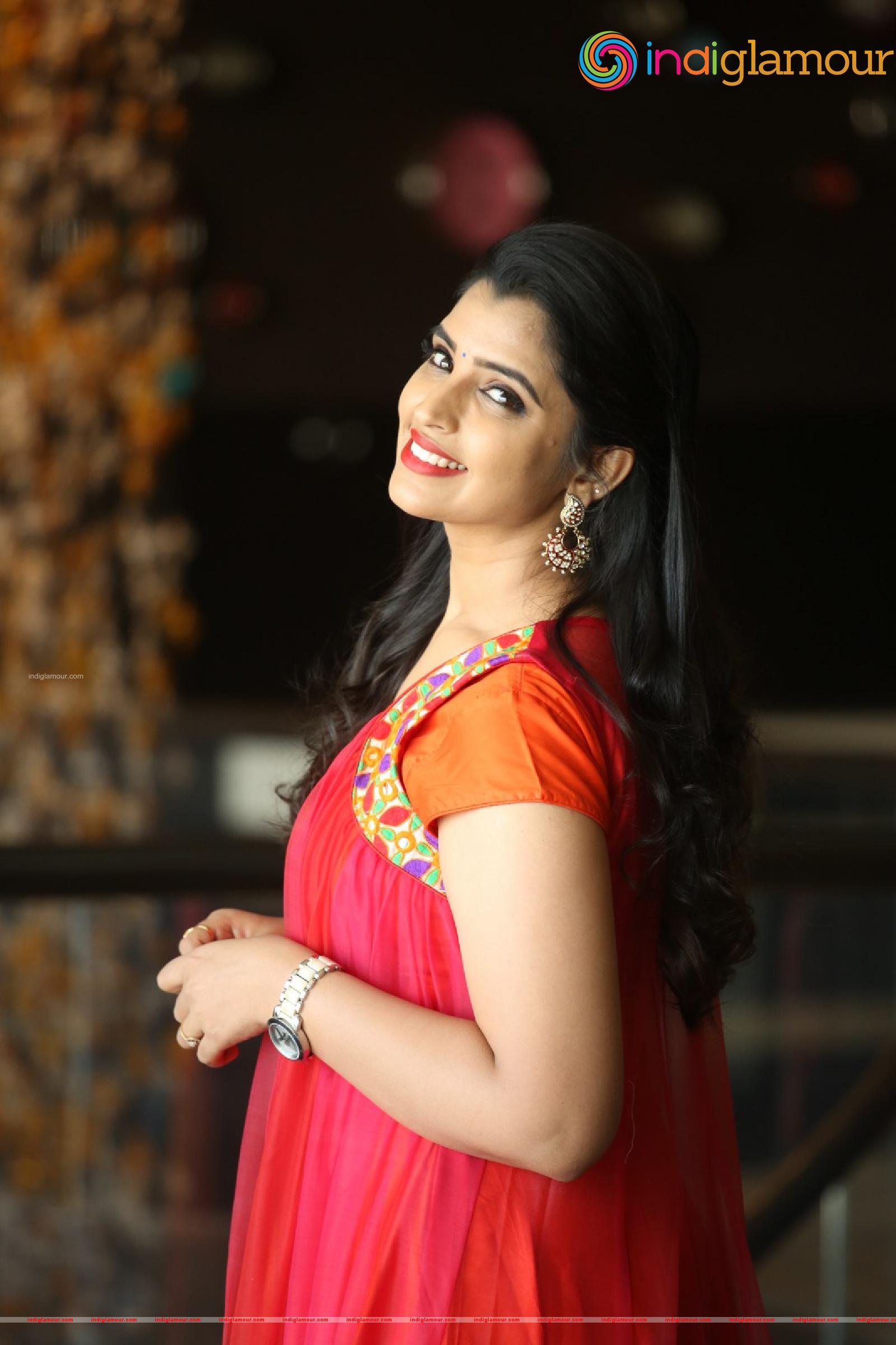 Syamala Actress hd photo