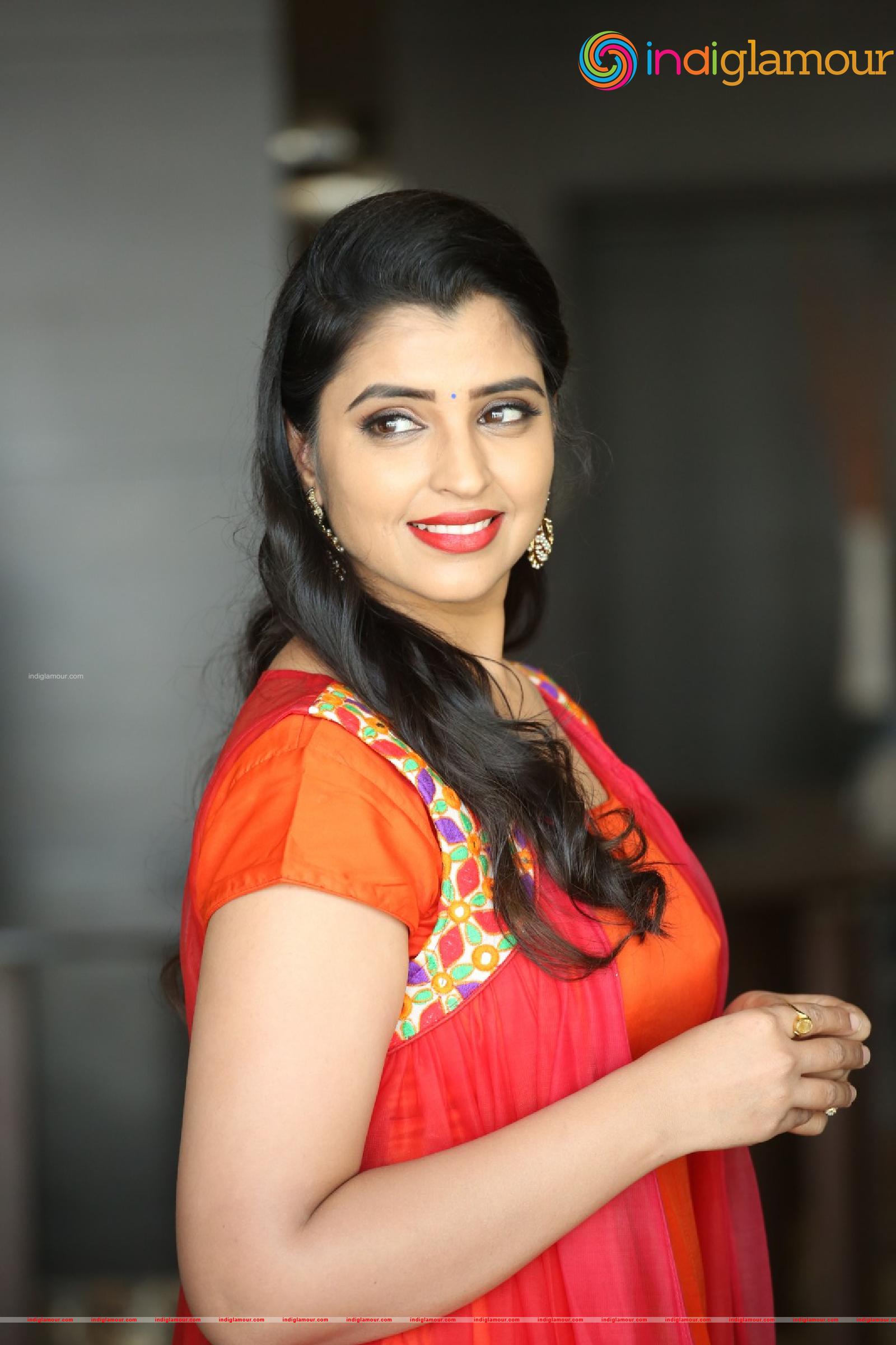 Syamala Actress hd photo